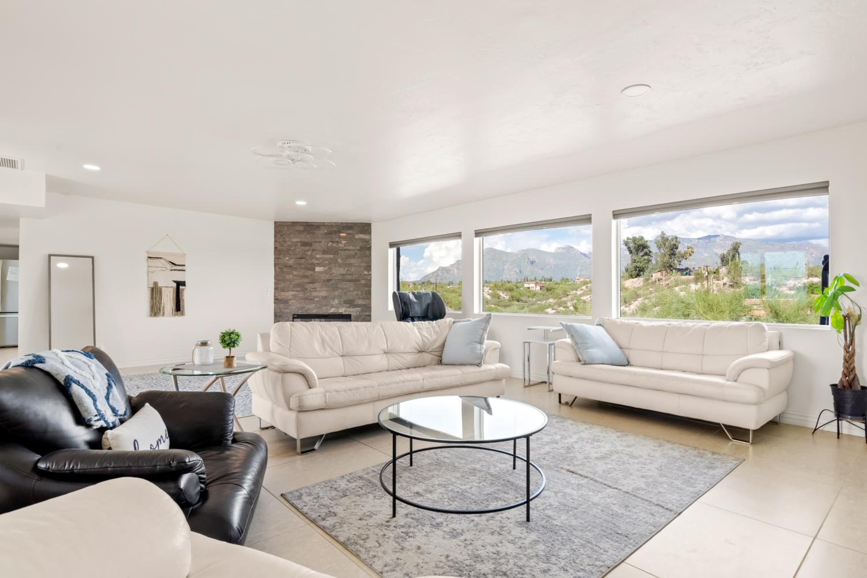 Five-Bedroom House photo 1