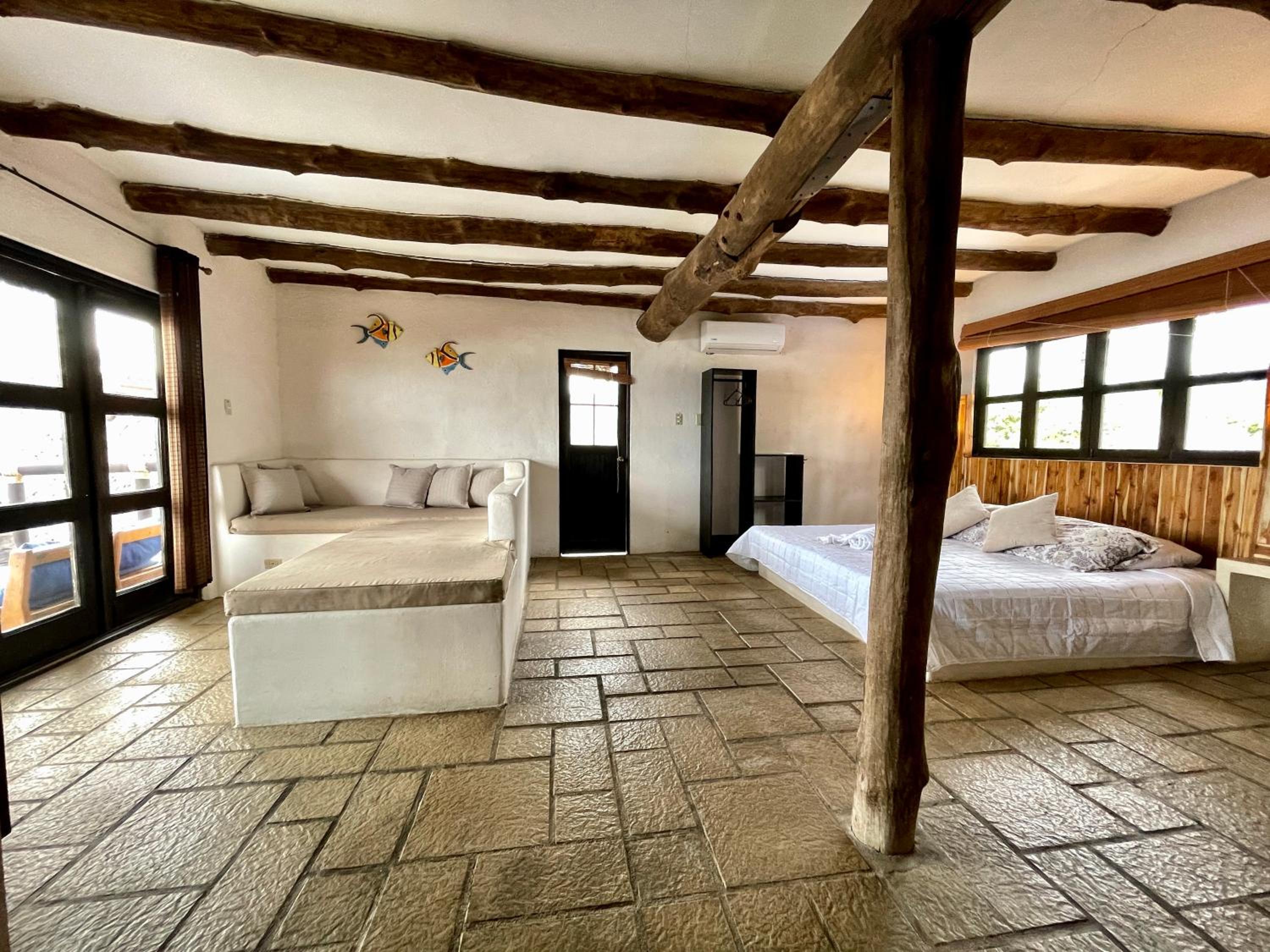 Deluxe Suite with Sea View photo 3