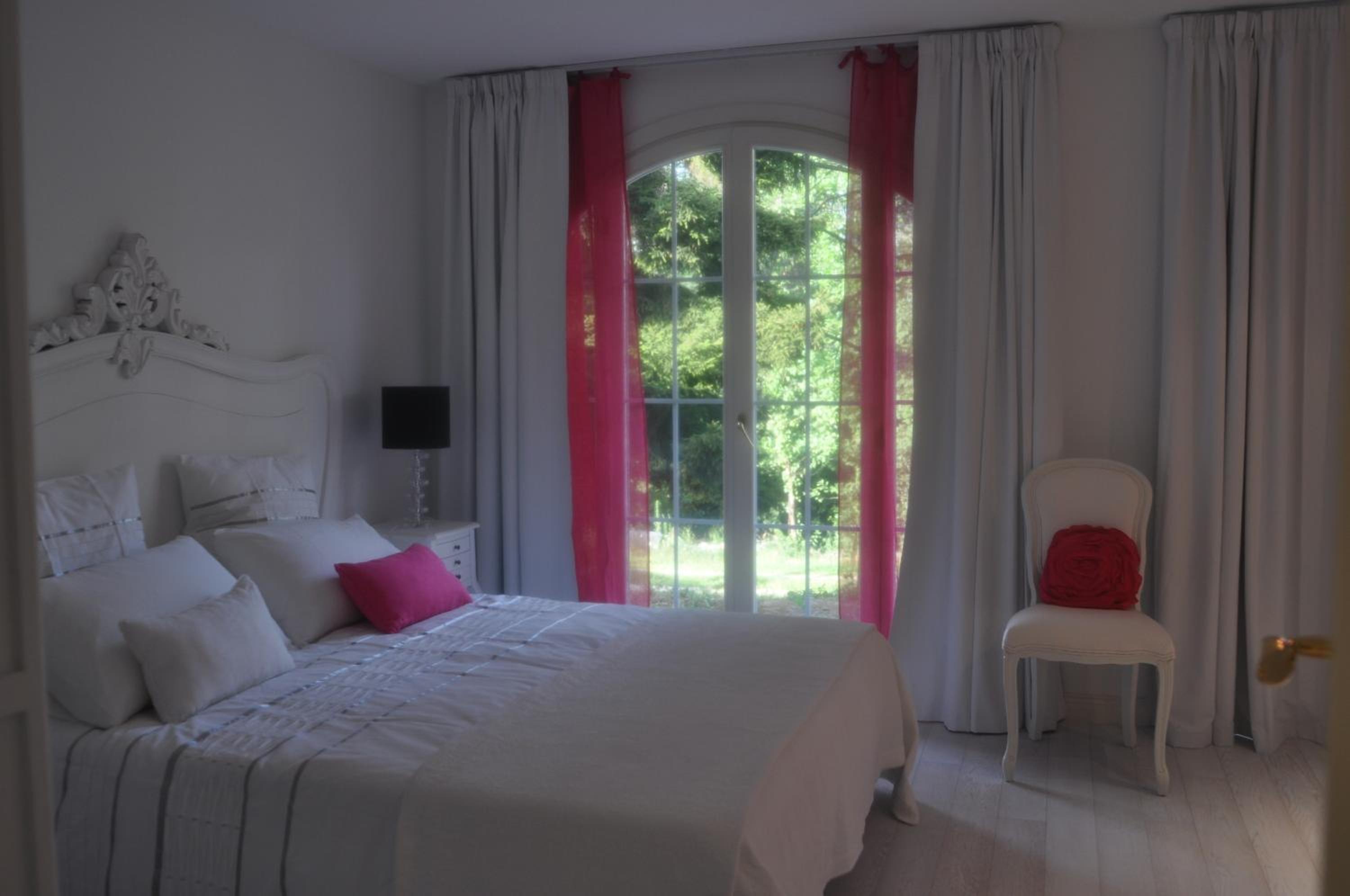 Large Double Room photo 1