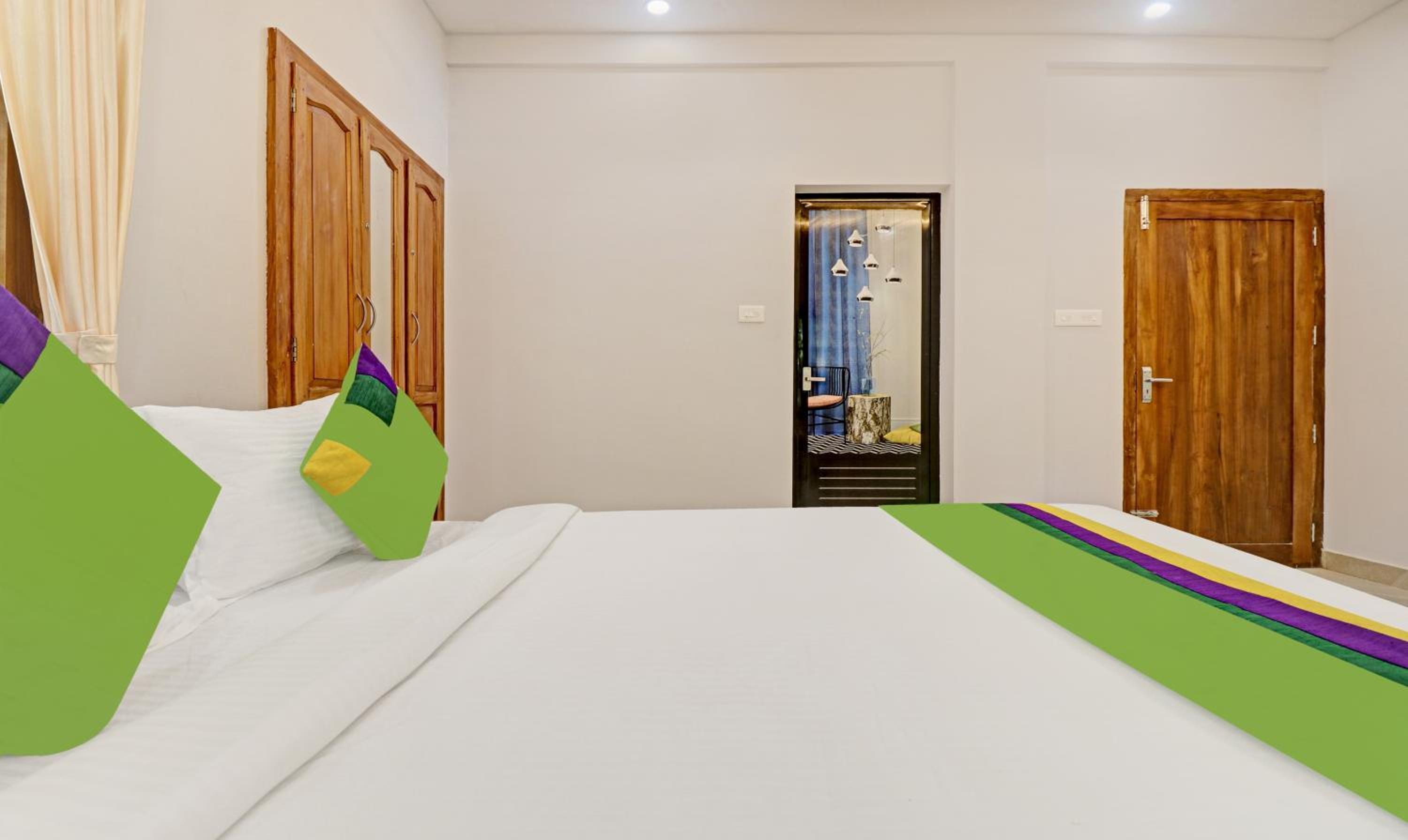 Standard Double Room - Photo 3