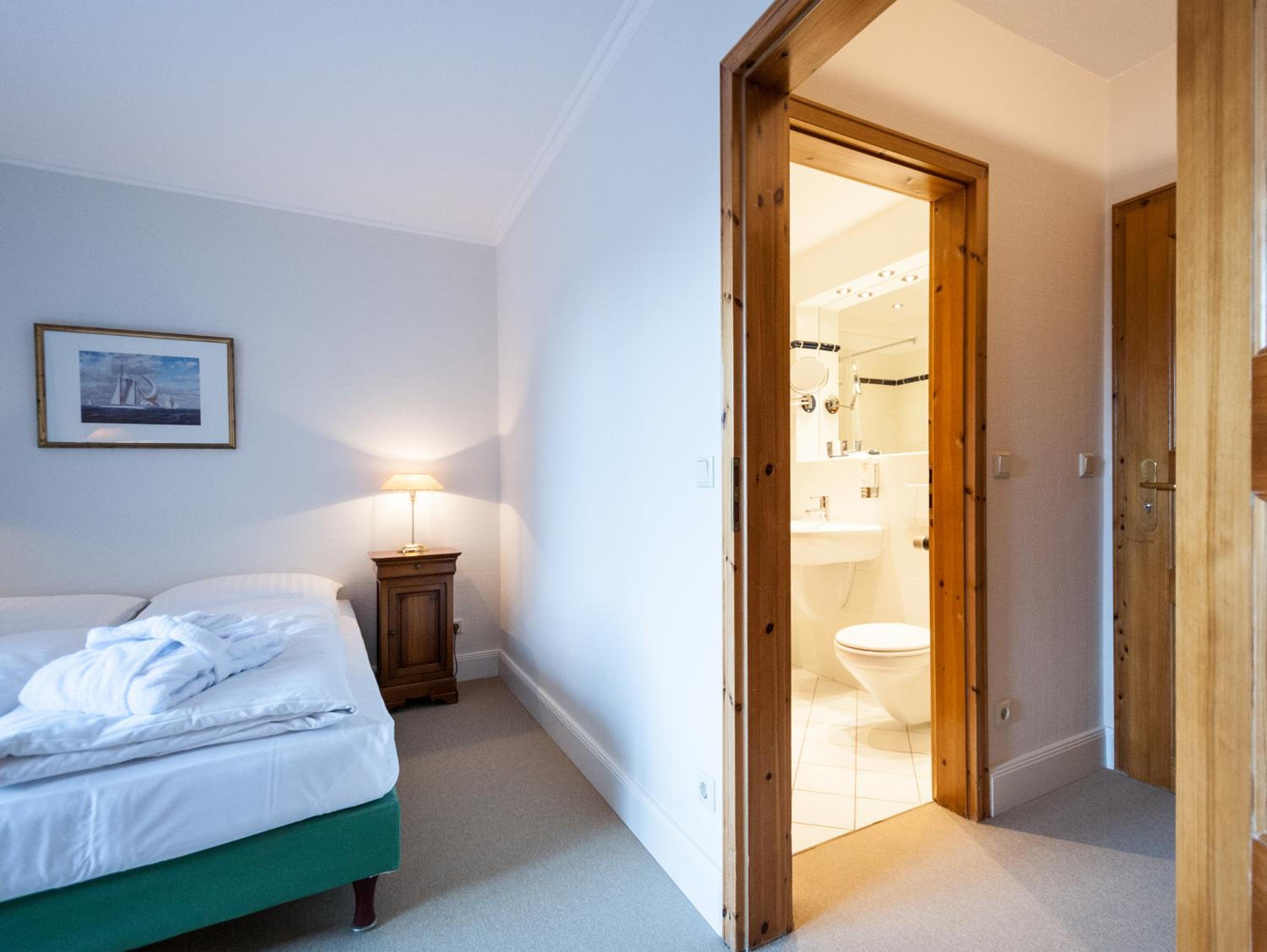 Budget Double Room photo 2