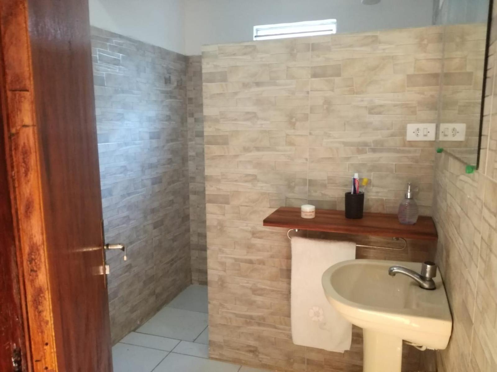 Double Room with Private External Bathroom photo 2