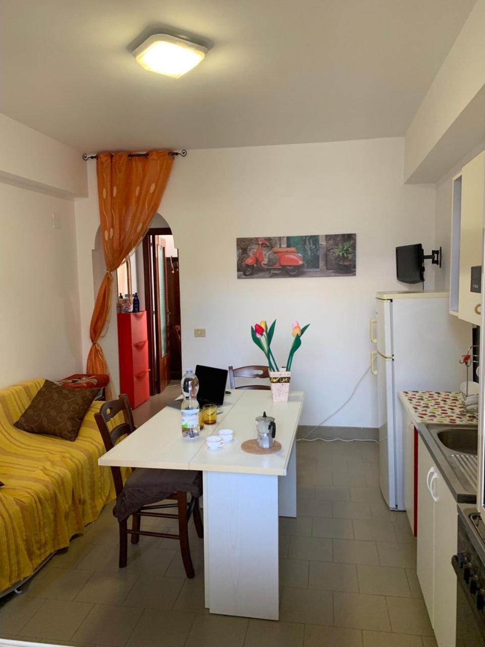 One-Bedroom Apartment photo 2