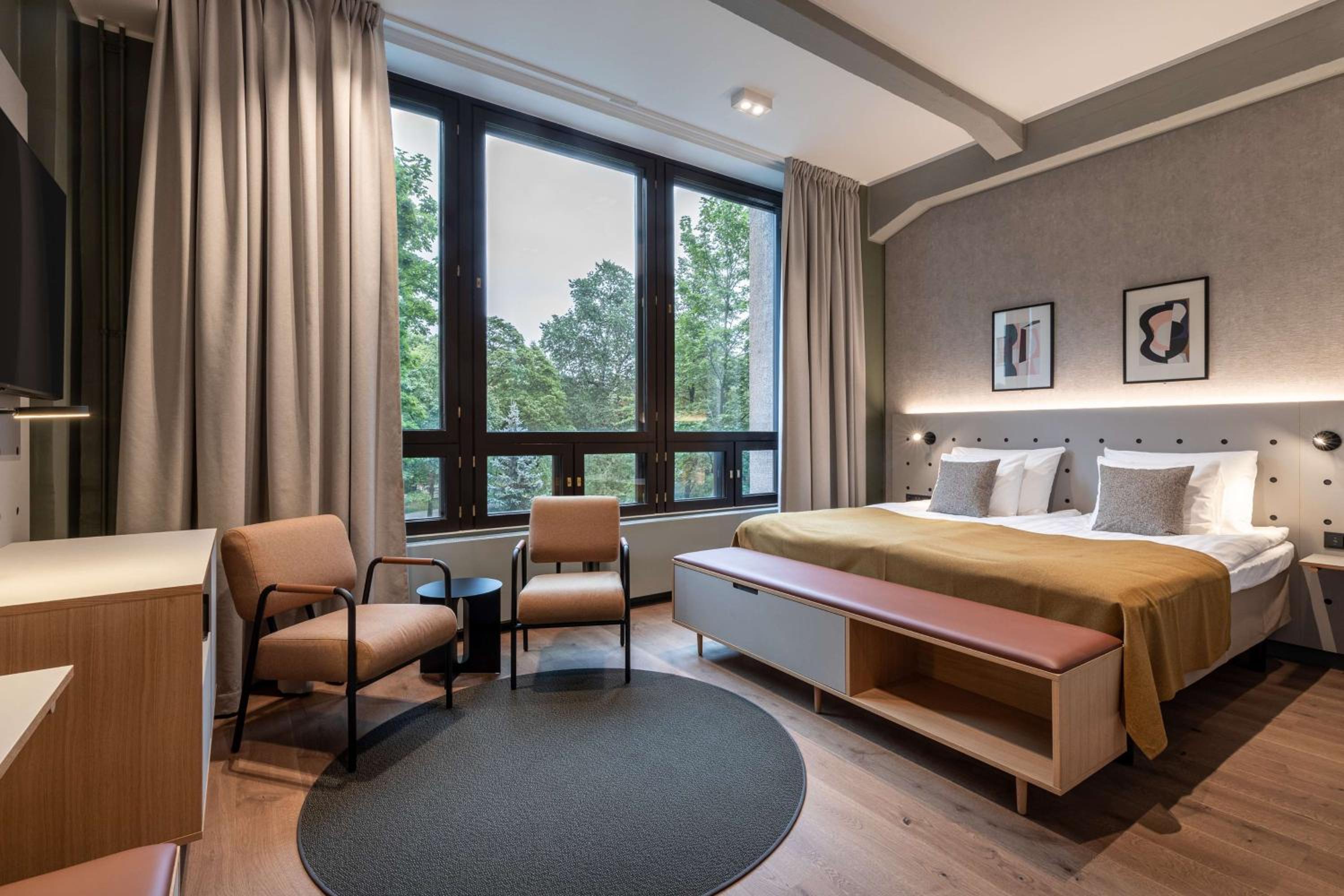 Superior King Room
