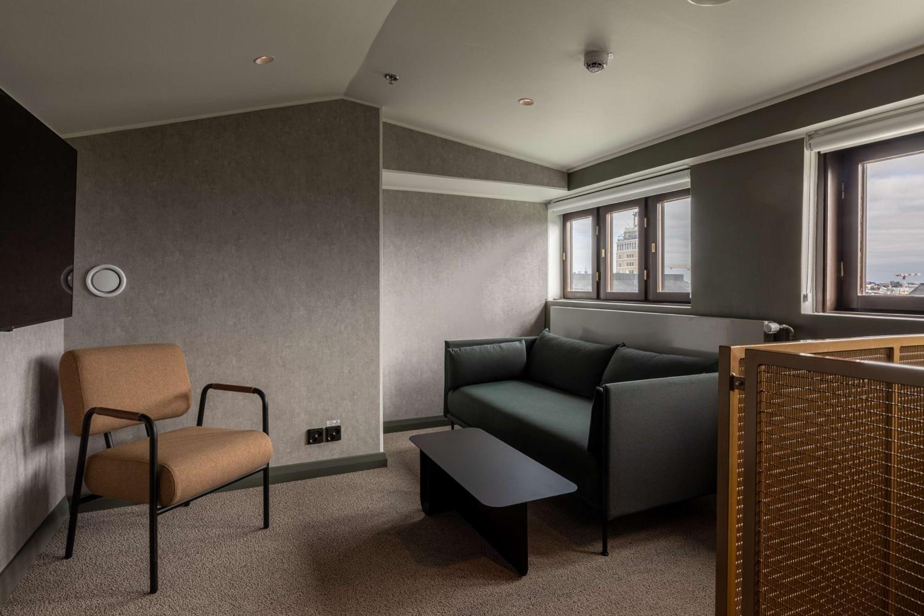 Superior King Room - Photo 7