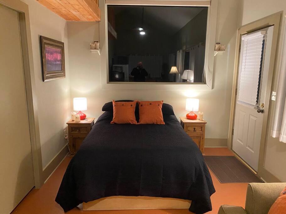 One-Bedroom House photo 1