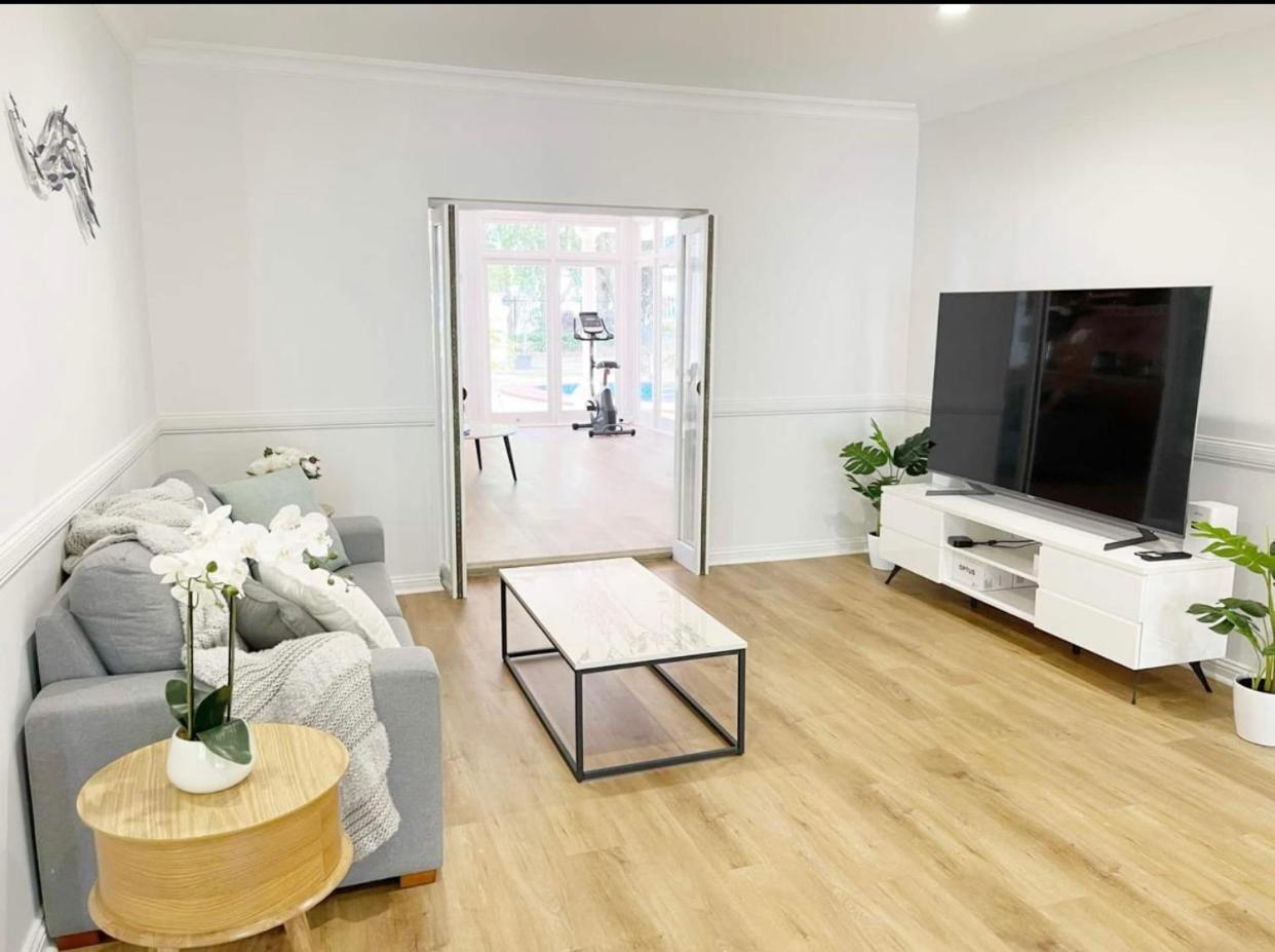 Four-Bedroom House photo 3