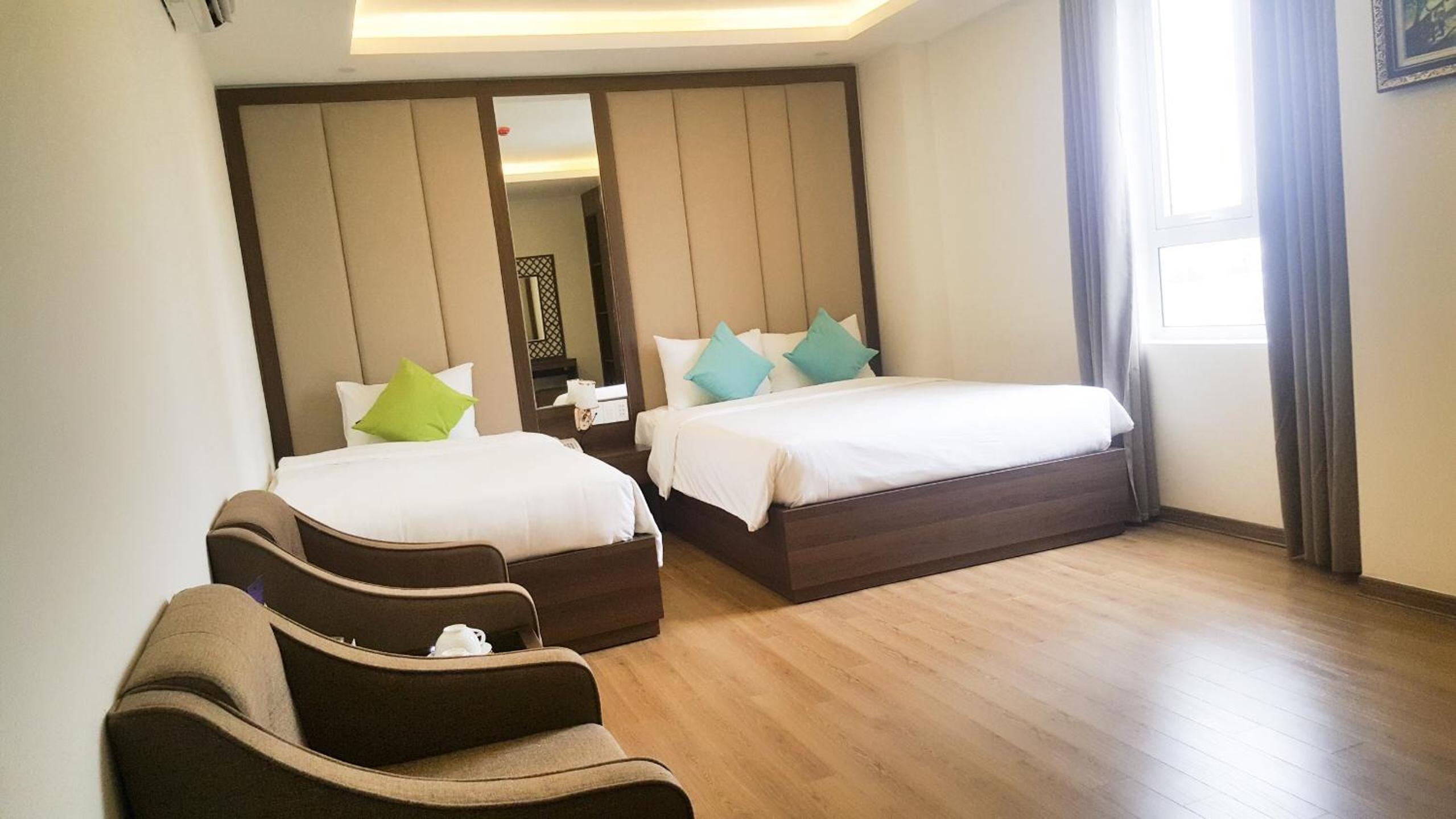 Triple Room with City View