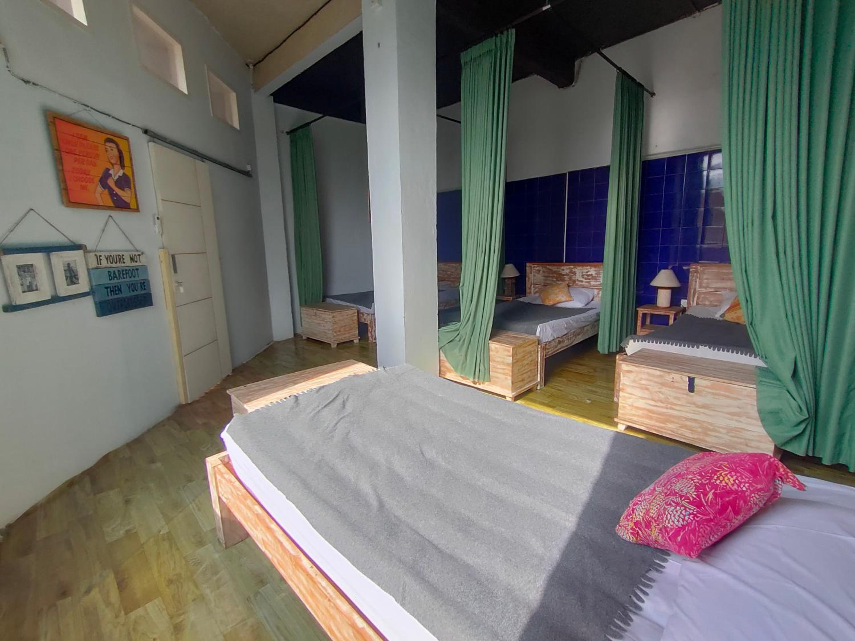 Single Bed In Dormitory Room photo 3