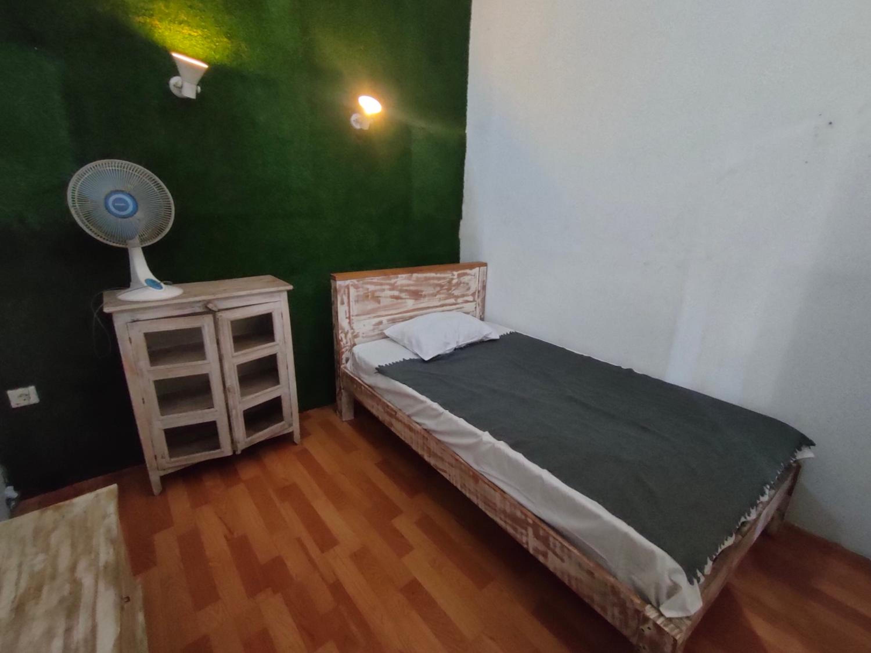 Small Single Room photo 1