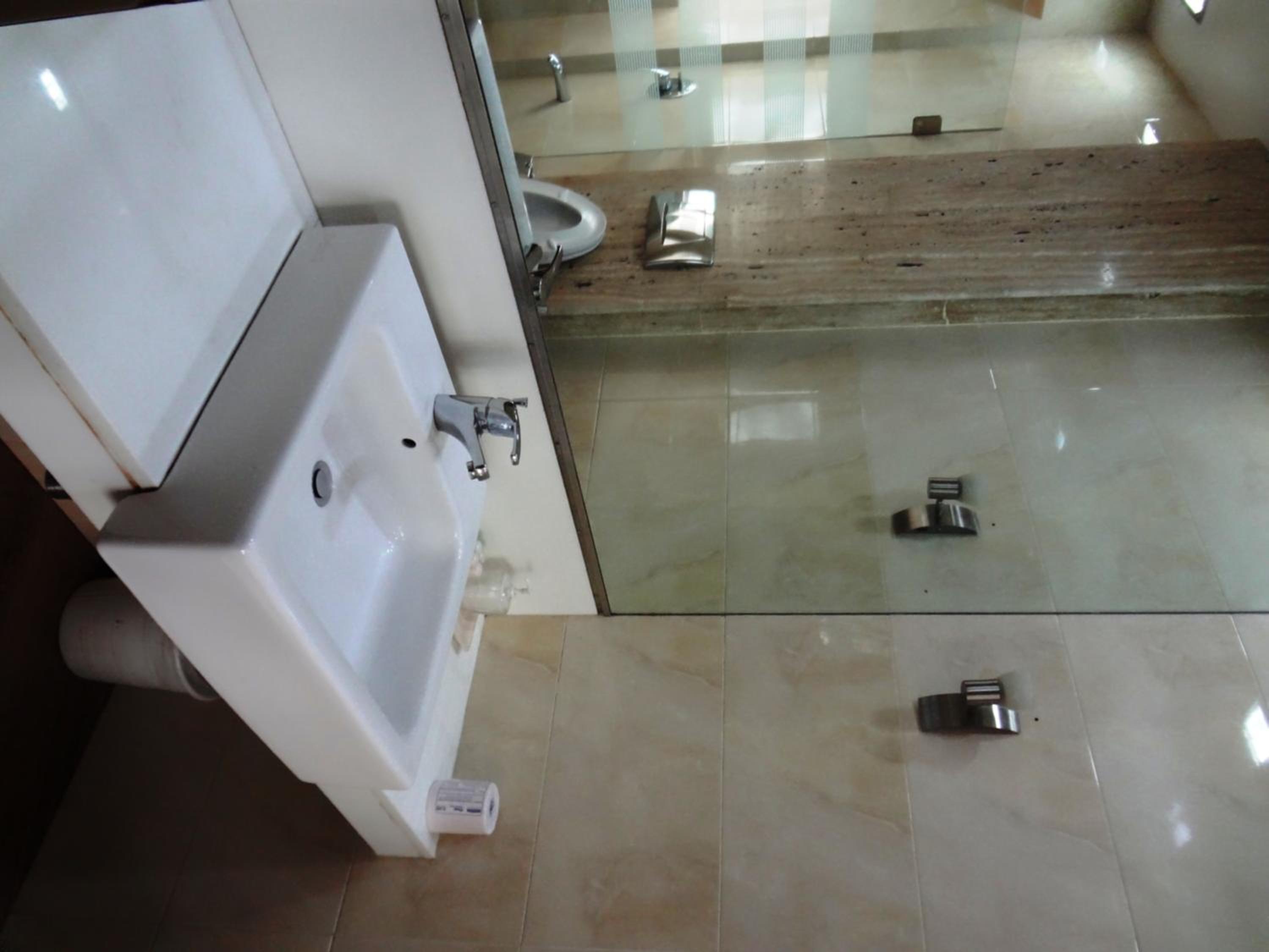 Deluxe King Room - Photo 5