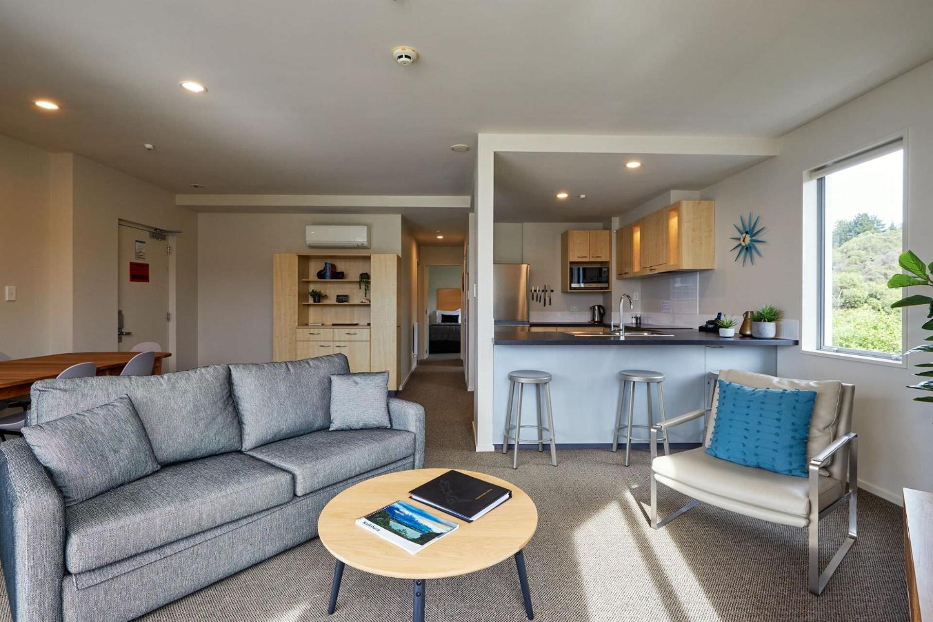 Deluxe Apartment with Elevator Access - Photo 8