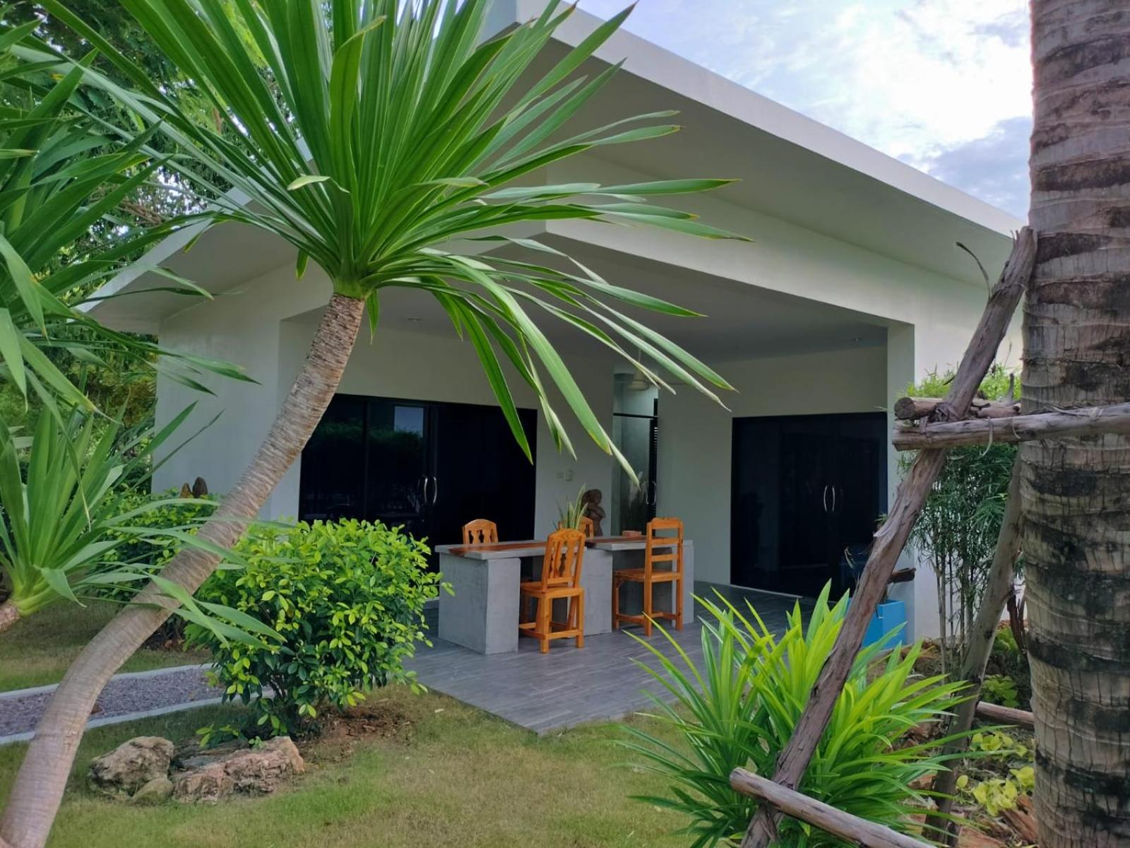 Family Bungalow - Photo 2