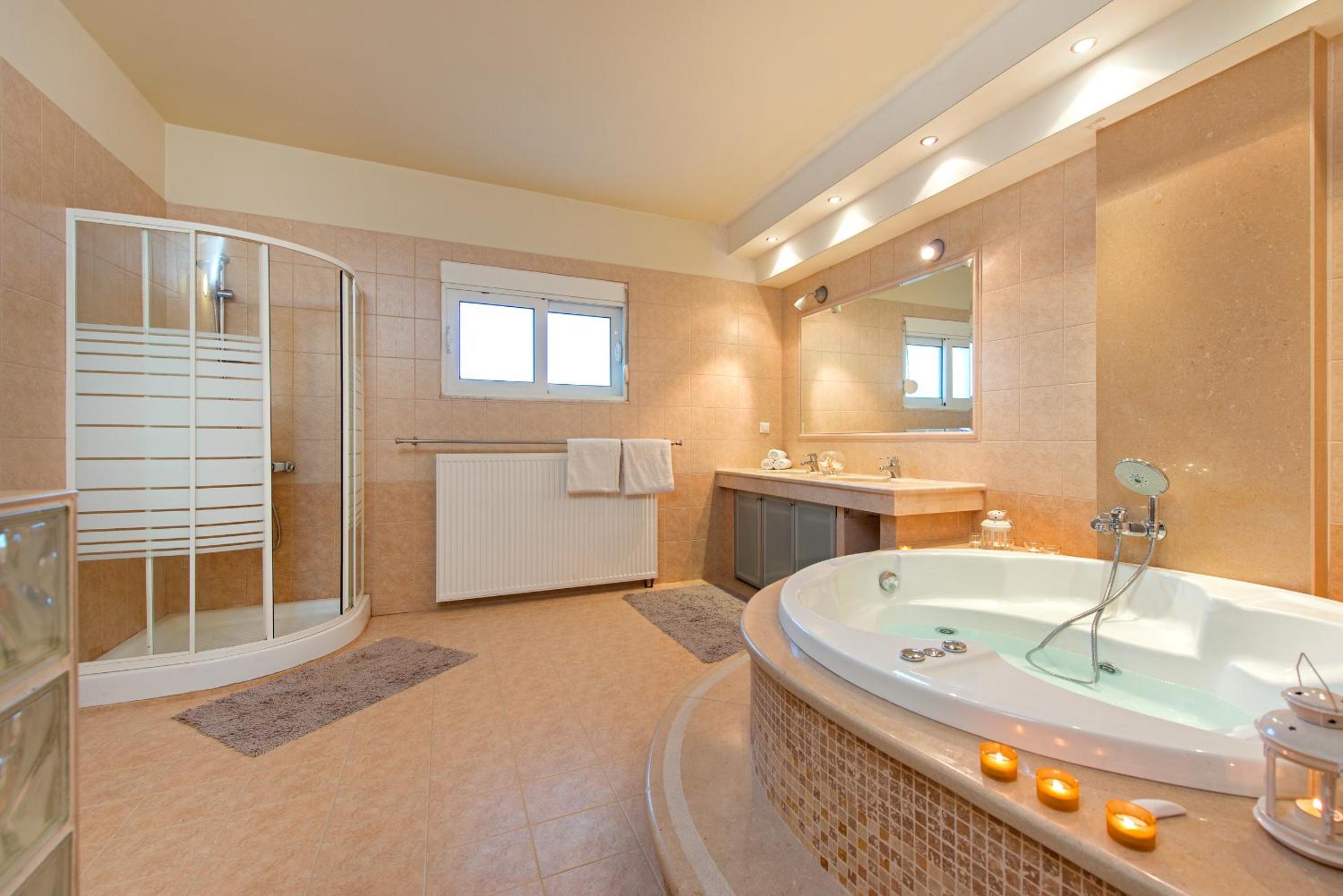 Four-Bedroom Villa with Private Pool photo 2