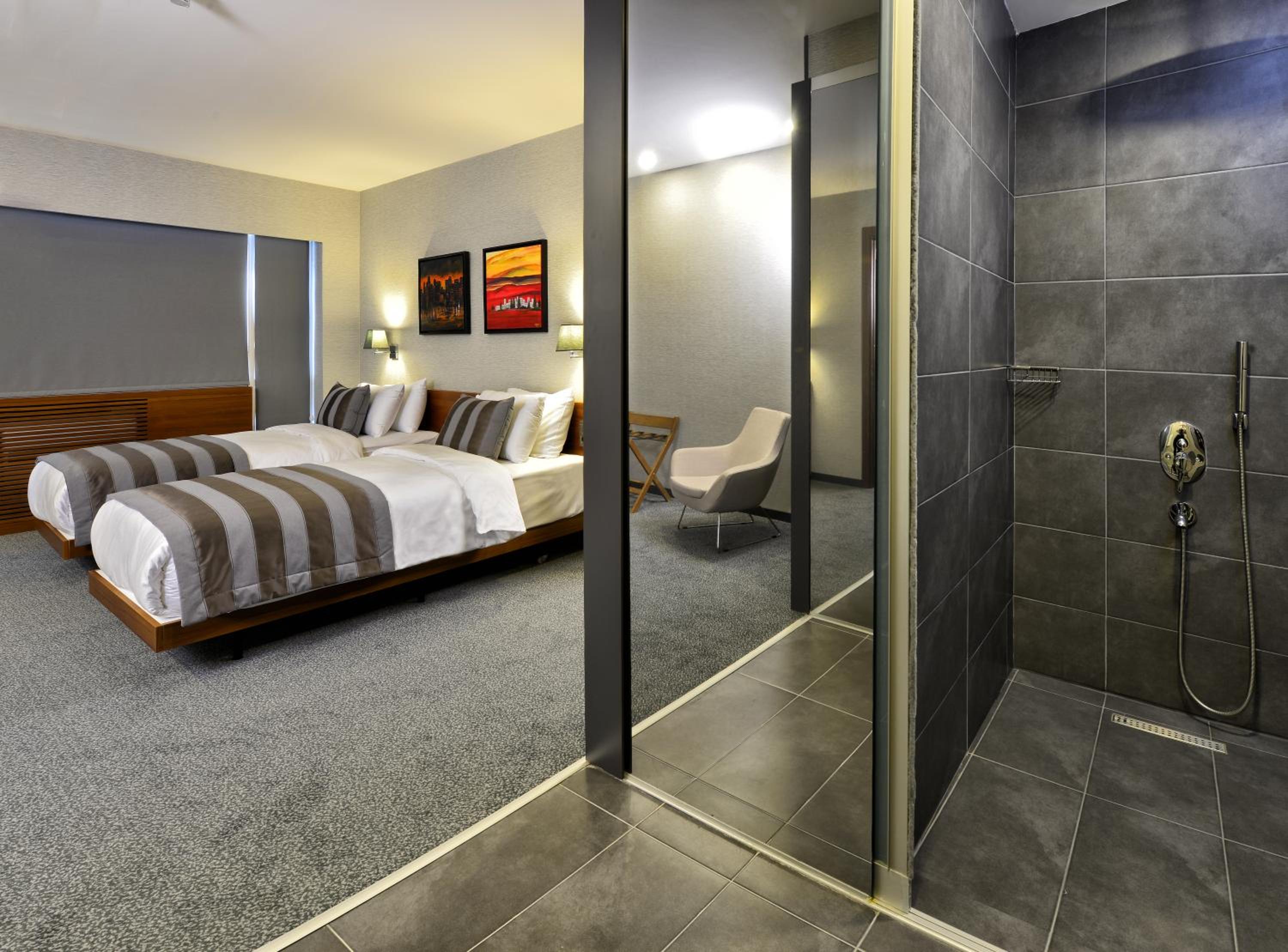 Double or Twin Room photo 3