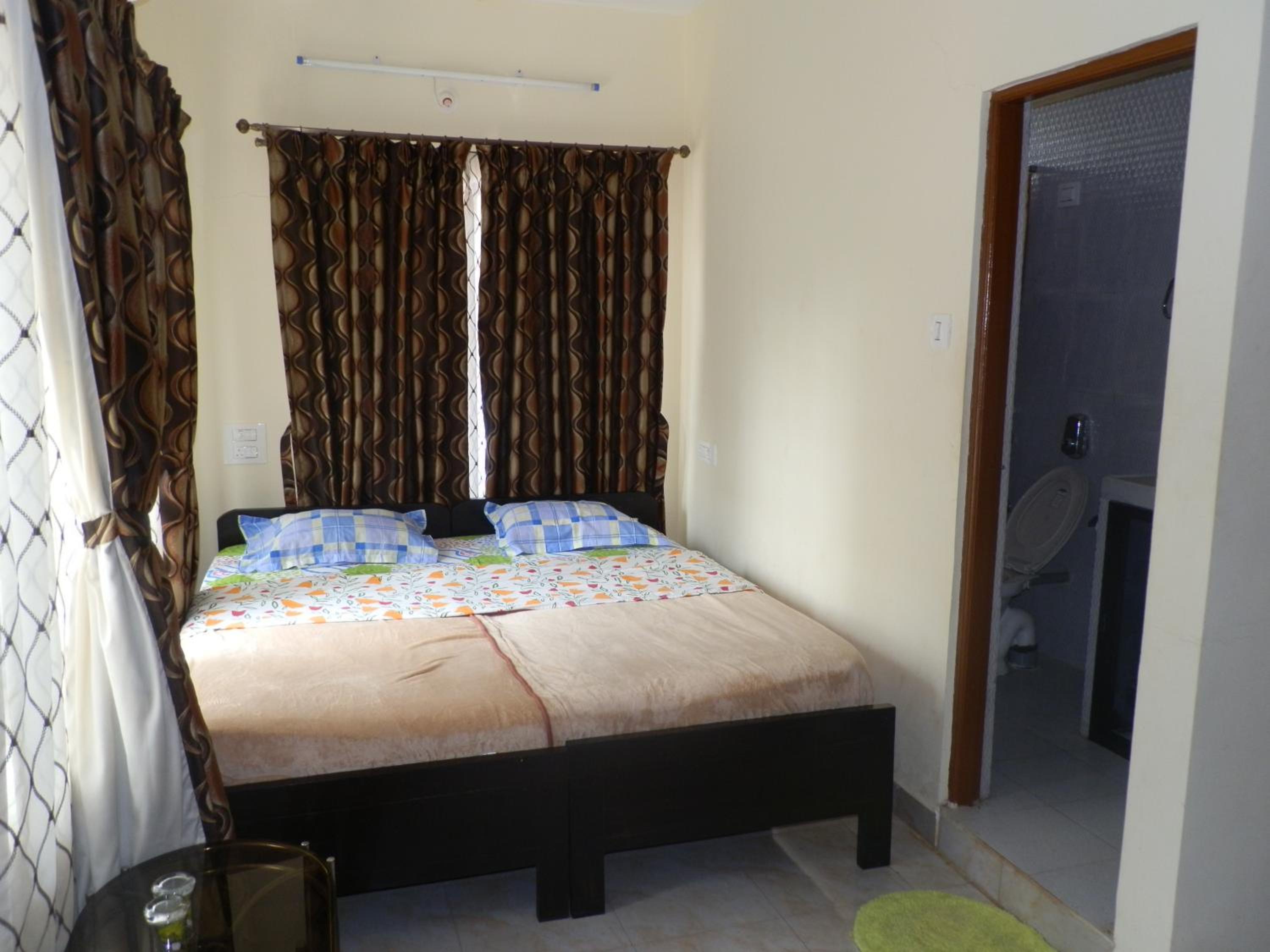Budget Double Room photo 3