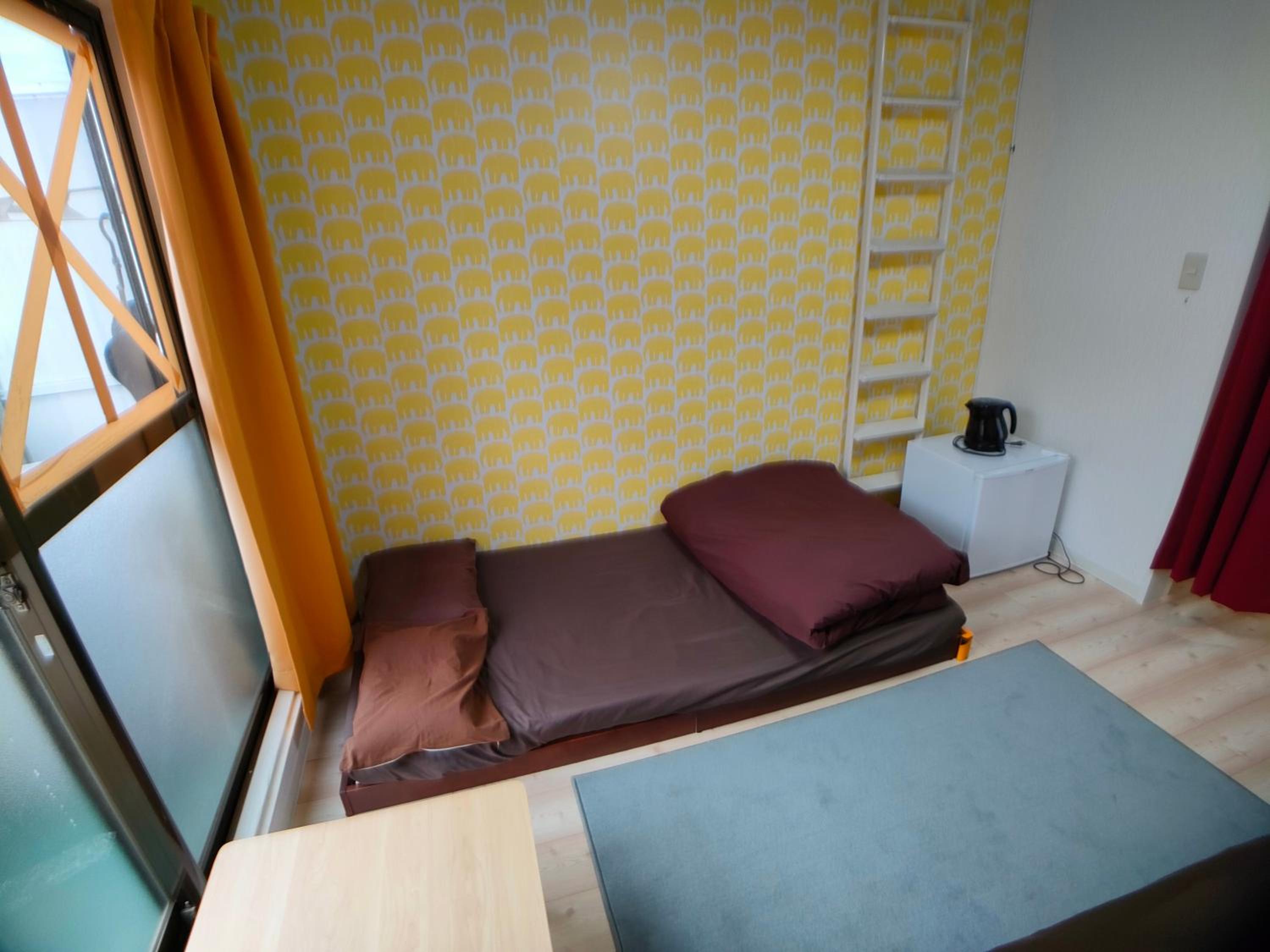 One-Bedroom Apartment - Photo 2