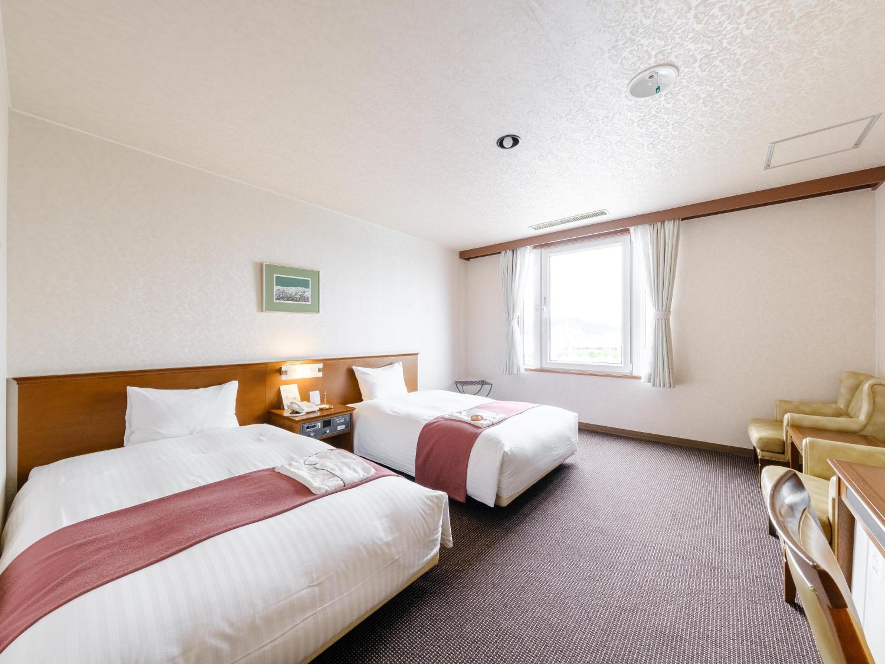 Large Twin Room - Non-smoking - Photo 1
