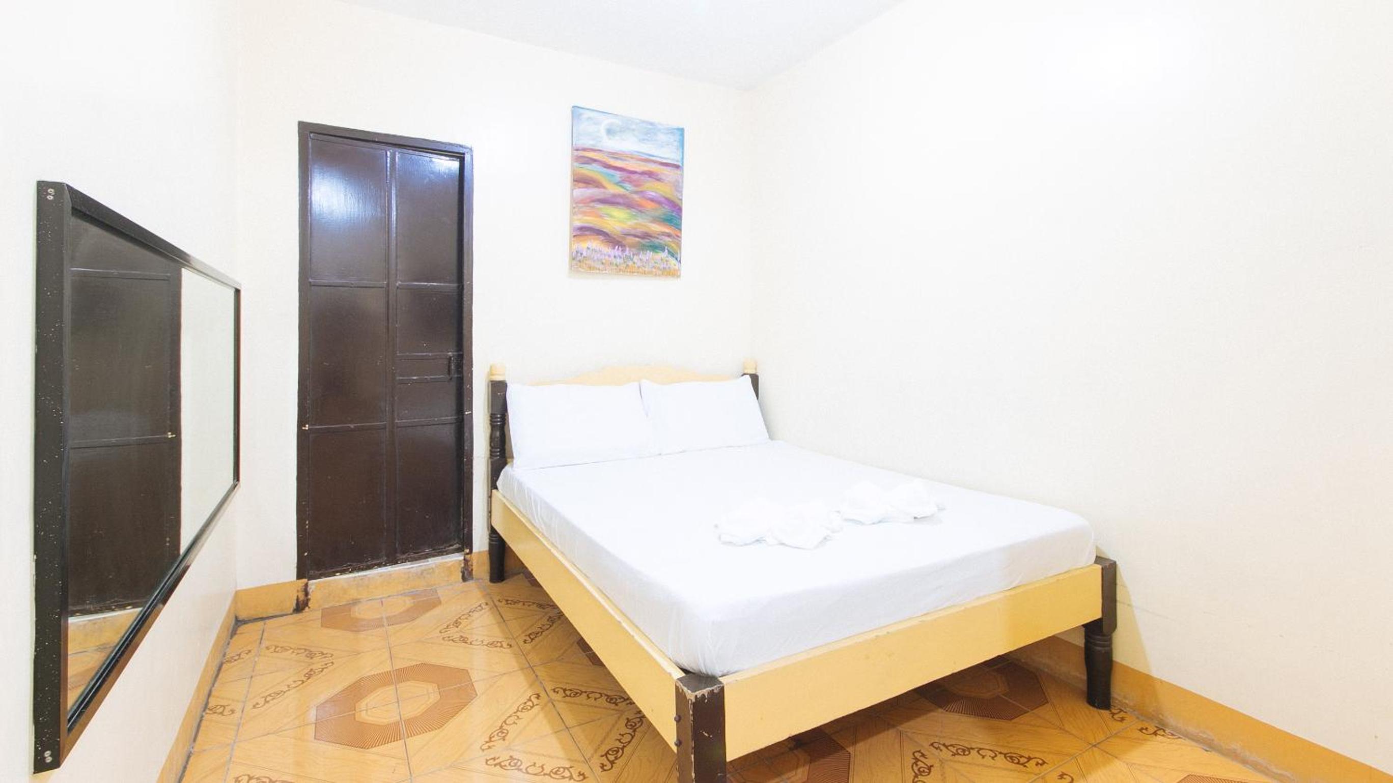 Standard Double Room - Photo 5