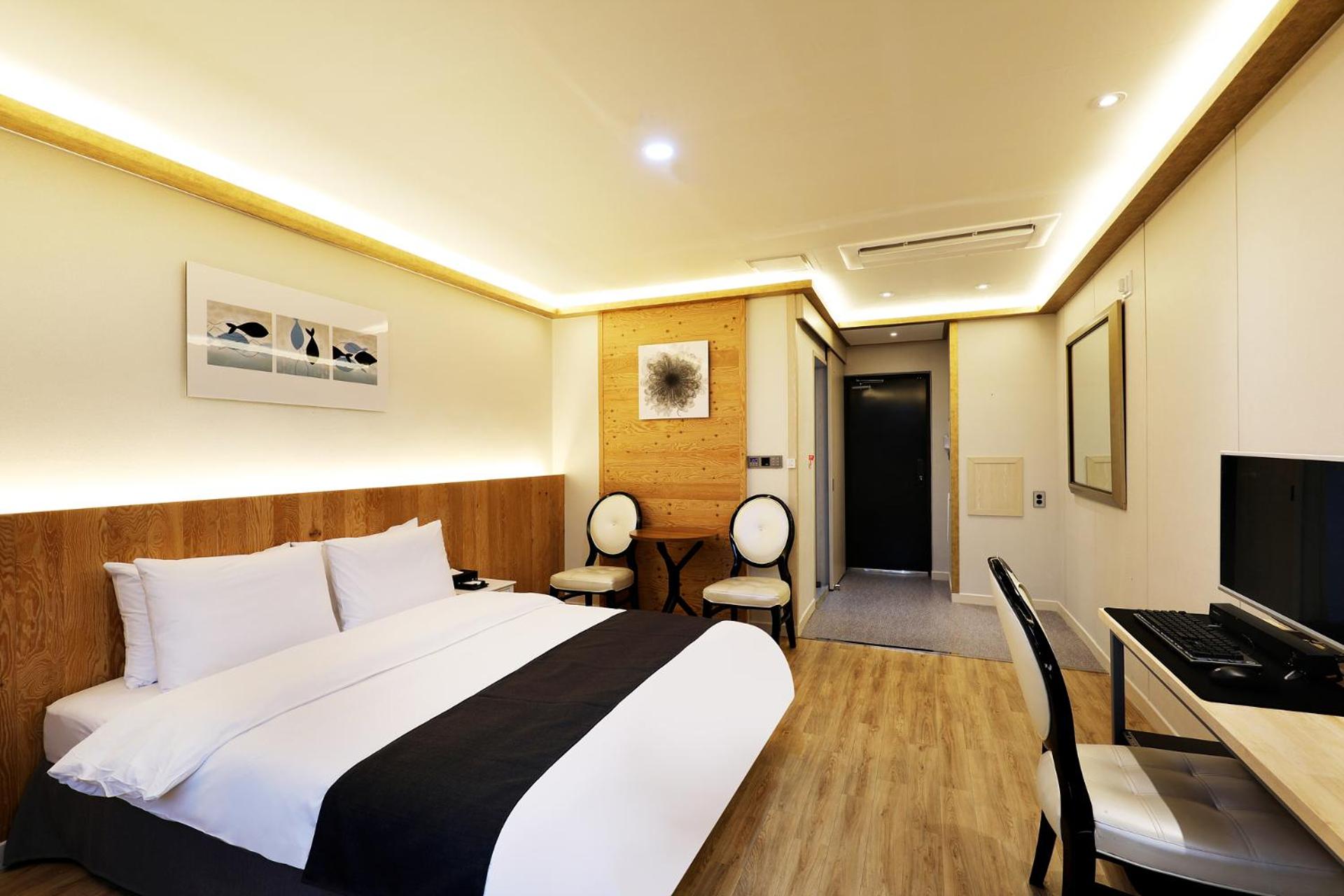 Double Room - Photo 3