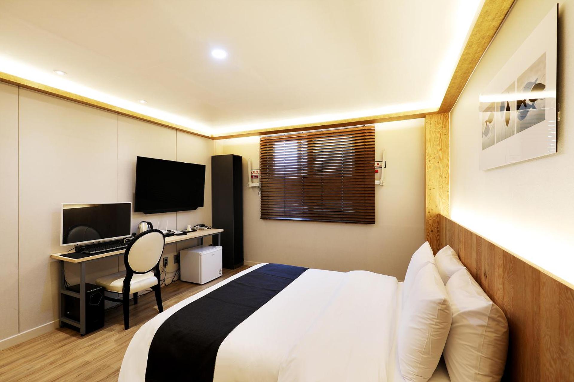 Double Room - Photo 4