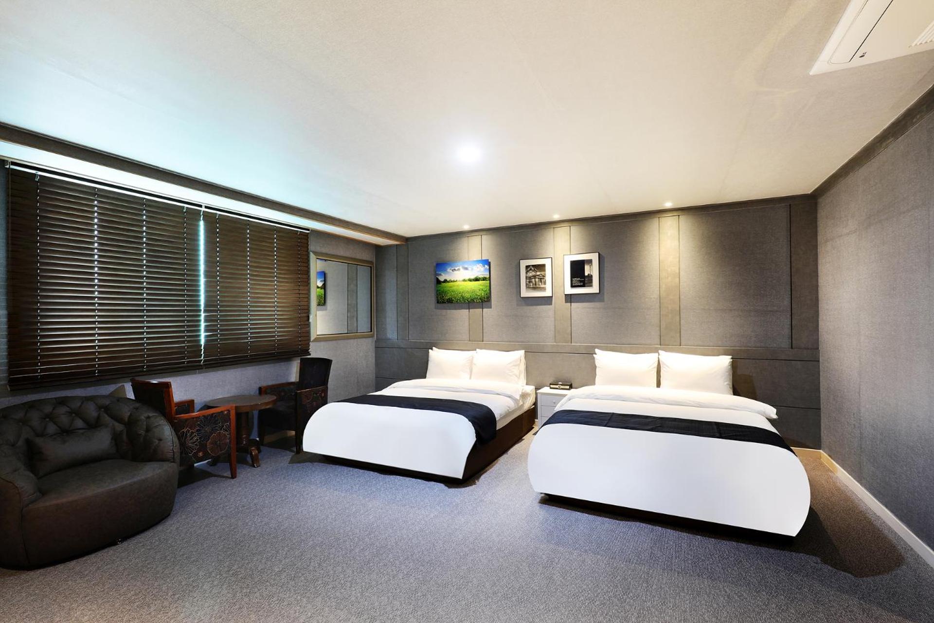 Superior Twin Room - Photo 7