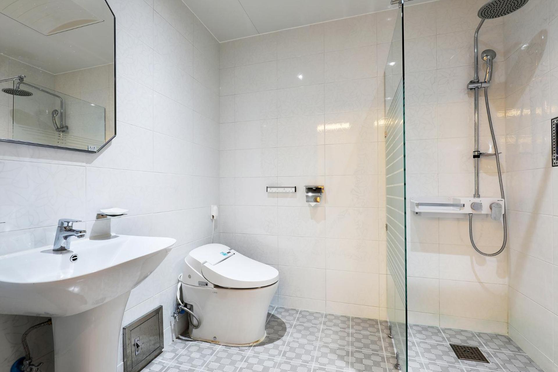 Double Room - Photo 7