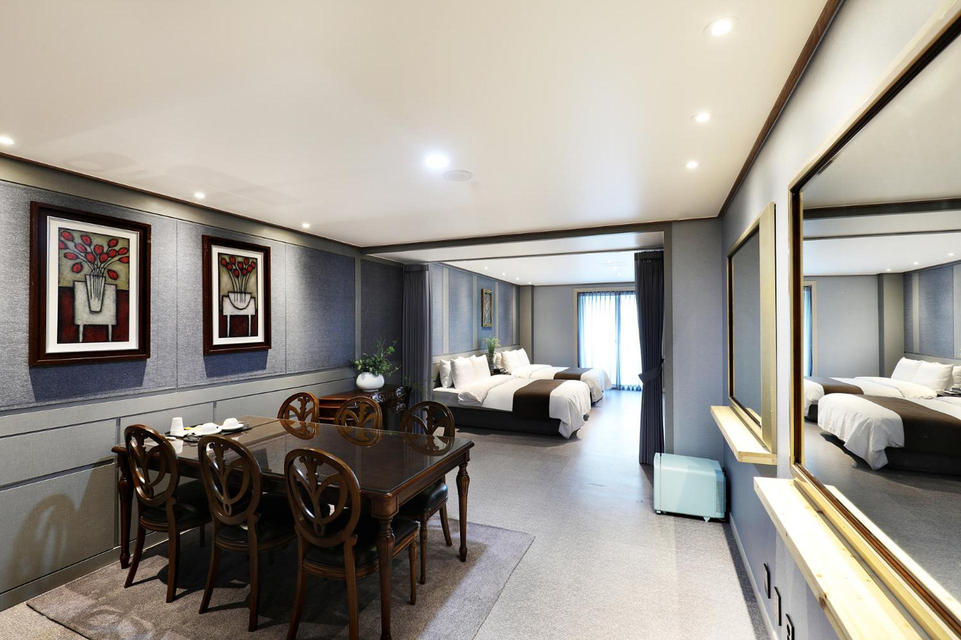 King Suite - Photo 12