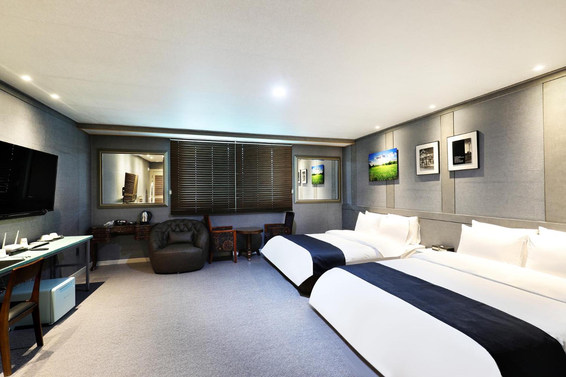 Superior Twin Room - Photo 8