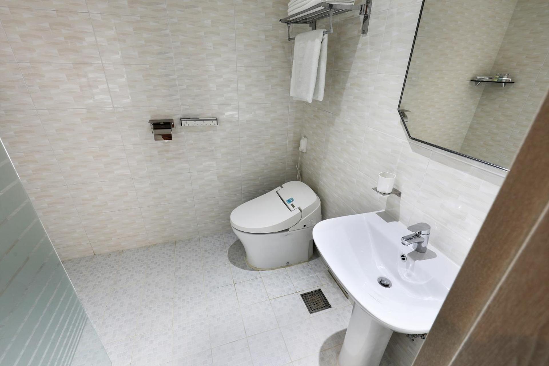 King Suite - Photo 2