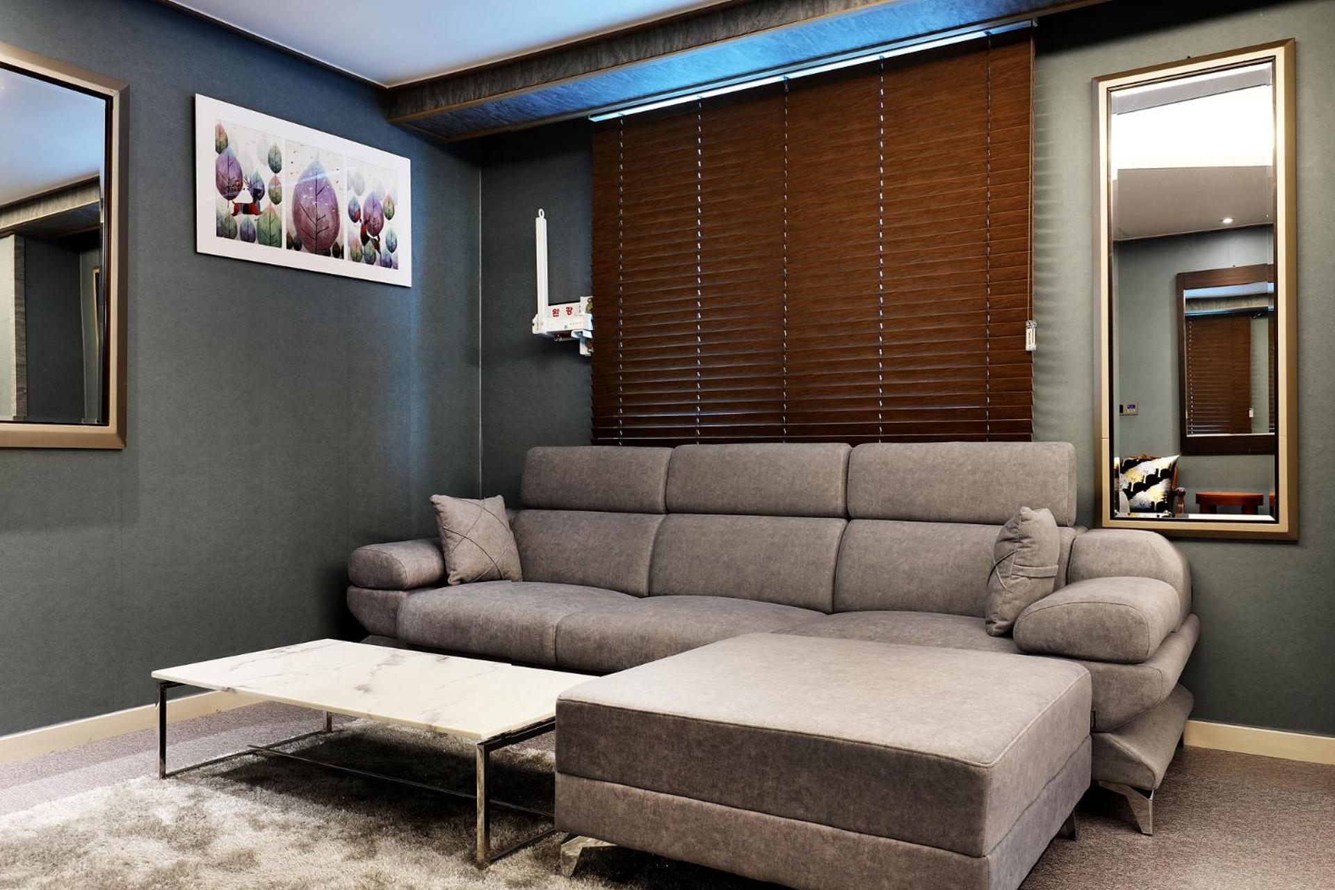 Suite - Photo 5