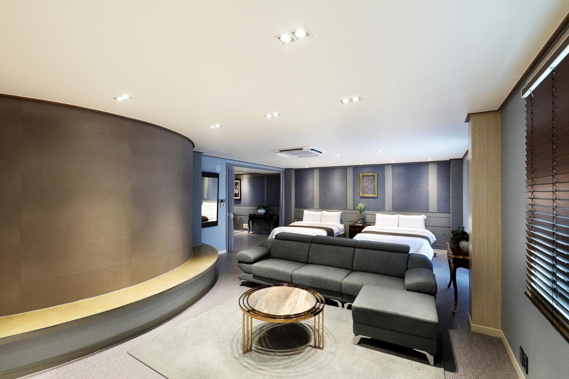 King Suite - Photo 4