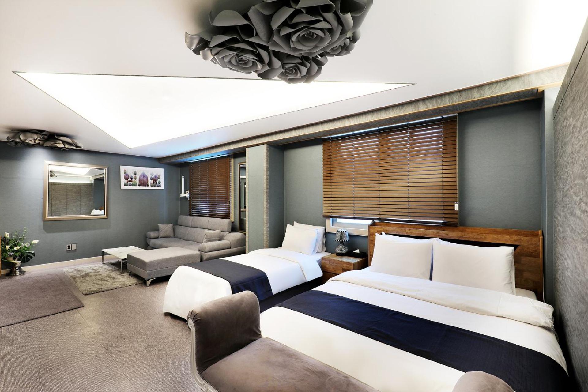 Suite - Photo 7