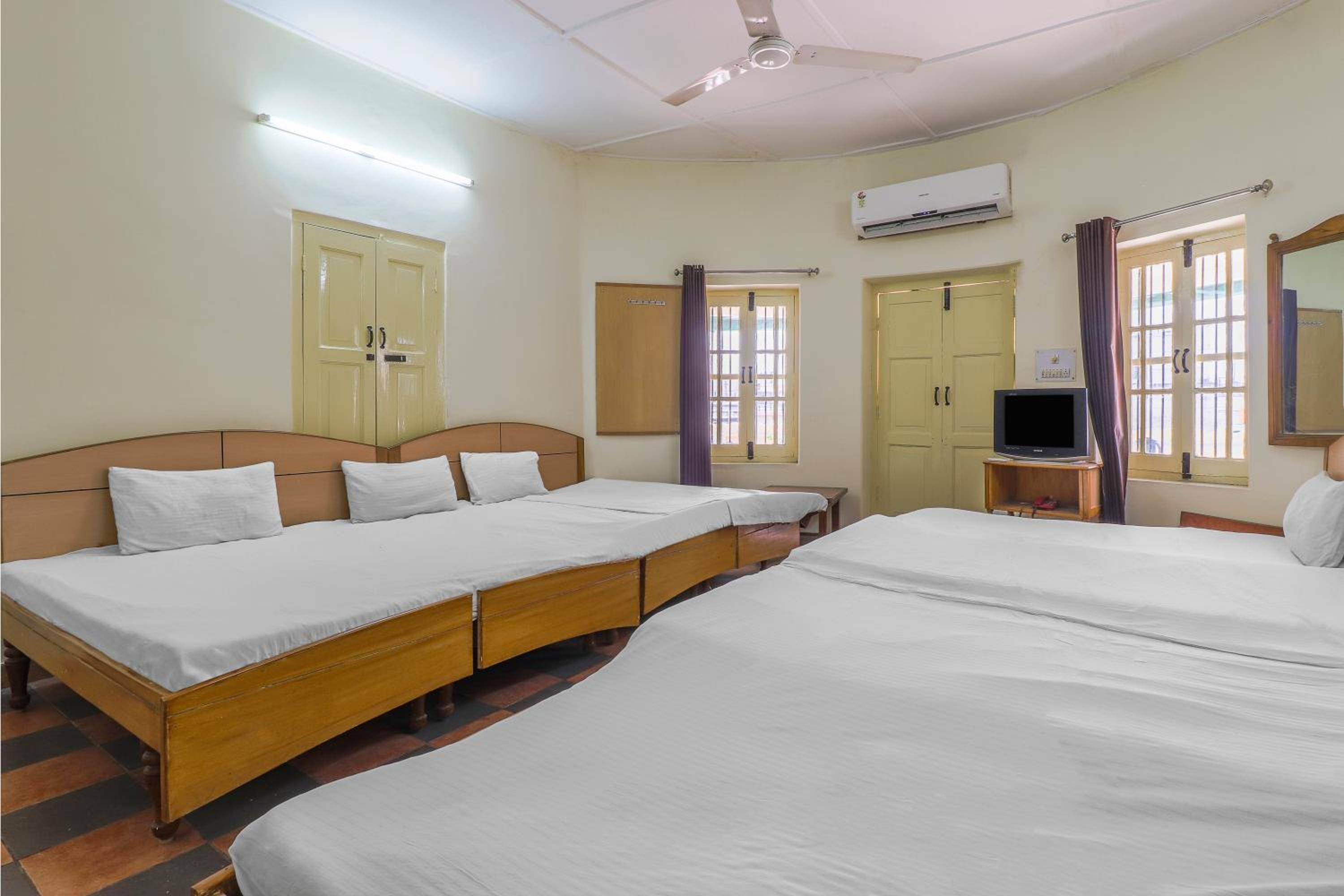 4-Bed Mixed Dormitory Room