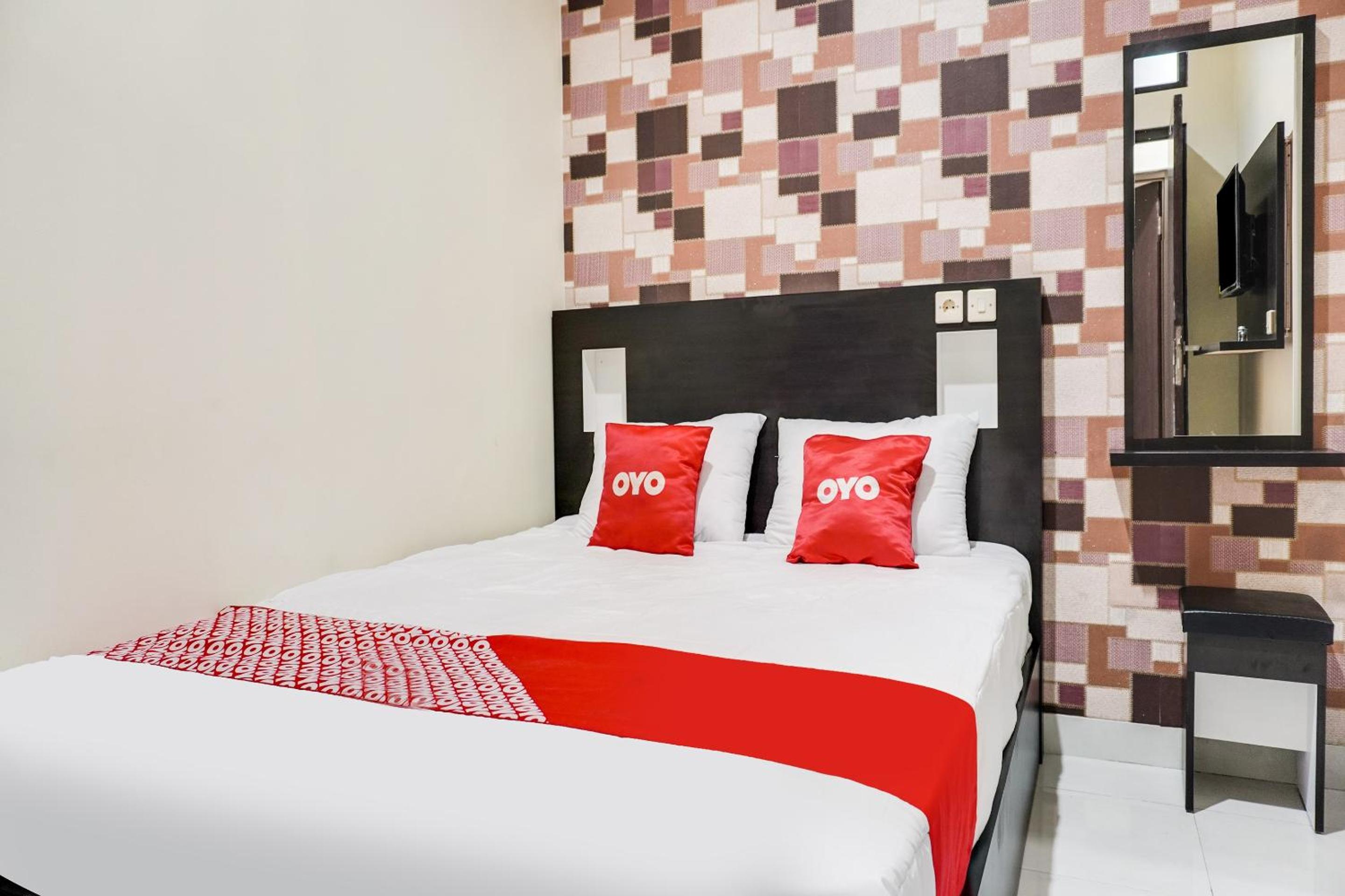 Deluxe King Room photo 2