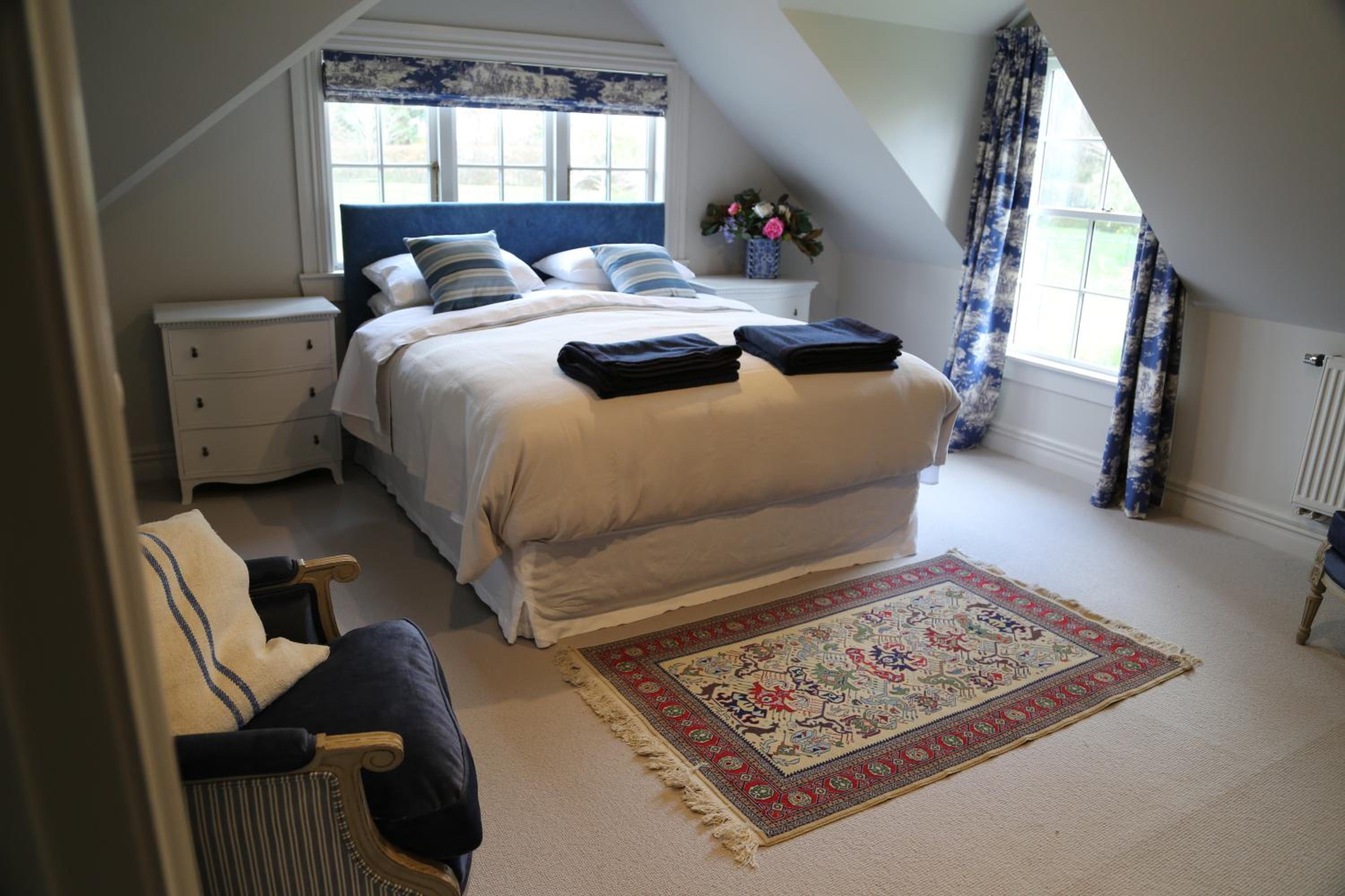 Deluxe King Suite photo 2
