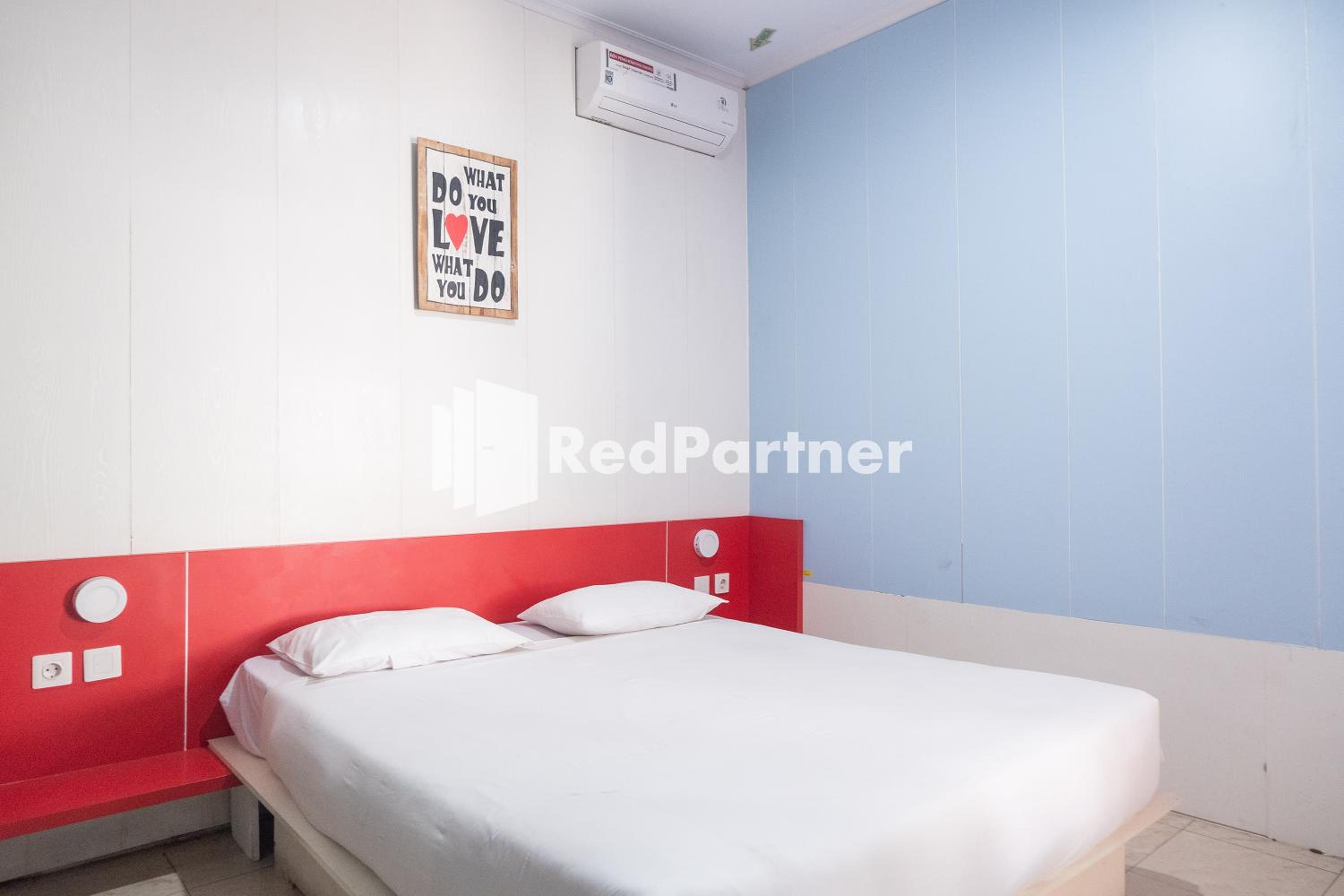 Deluxe Room - Photo 1