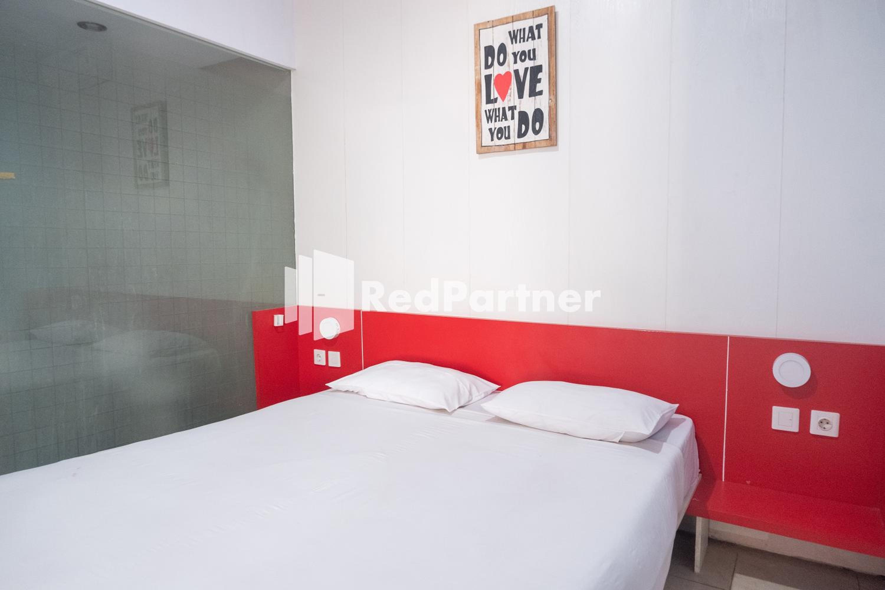 Deluxe Room - Photo 6