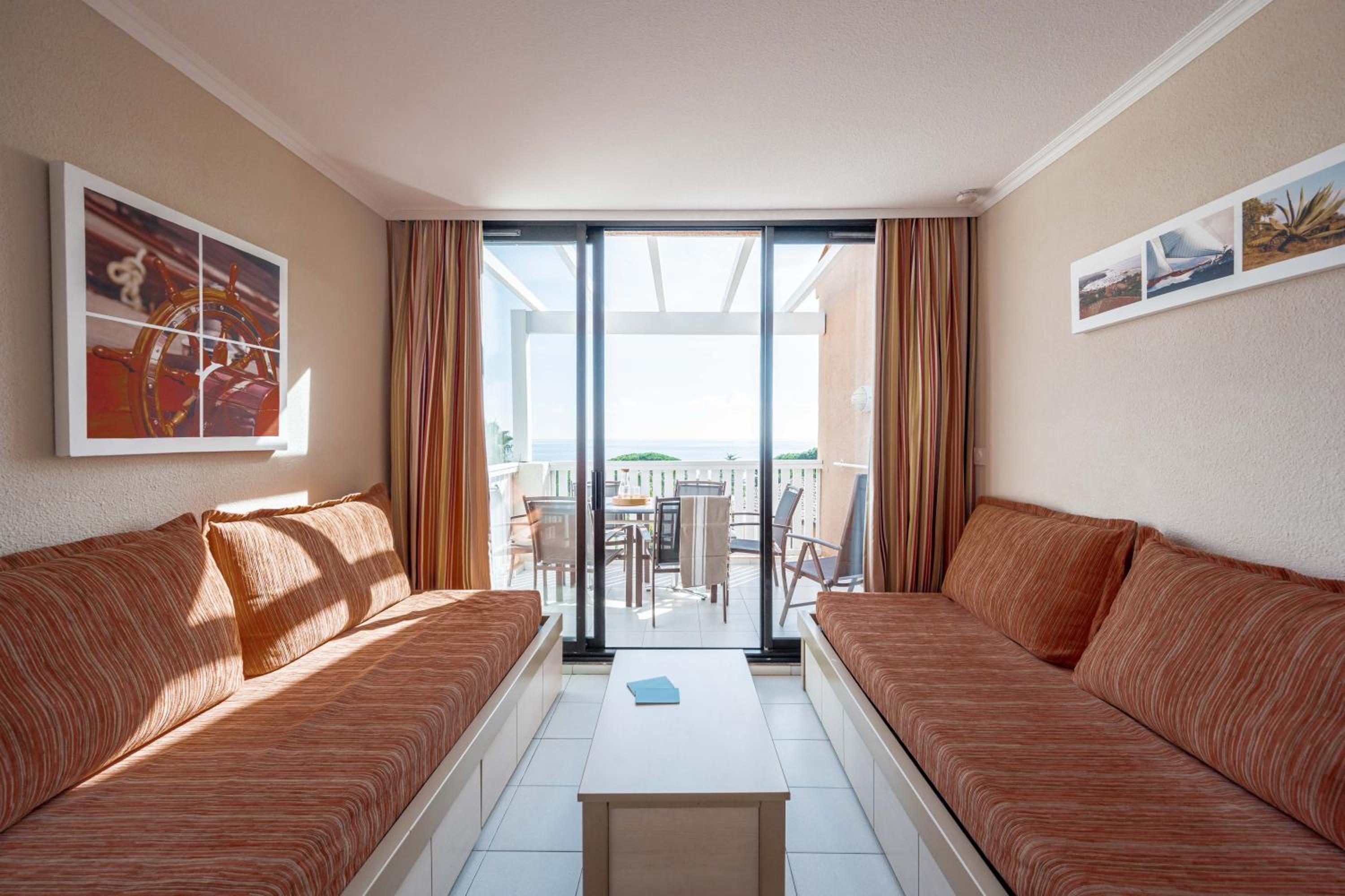 One-Bedroom Apartment with Sleeping Alcove, Air conditioning and Terrace or Blacony - Sea View (6 People) - South Side - Photo 1
