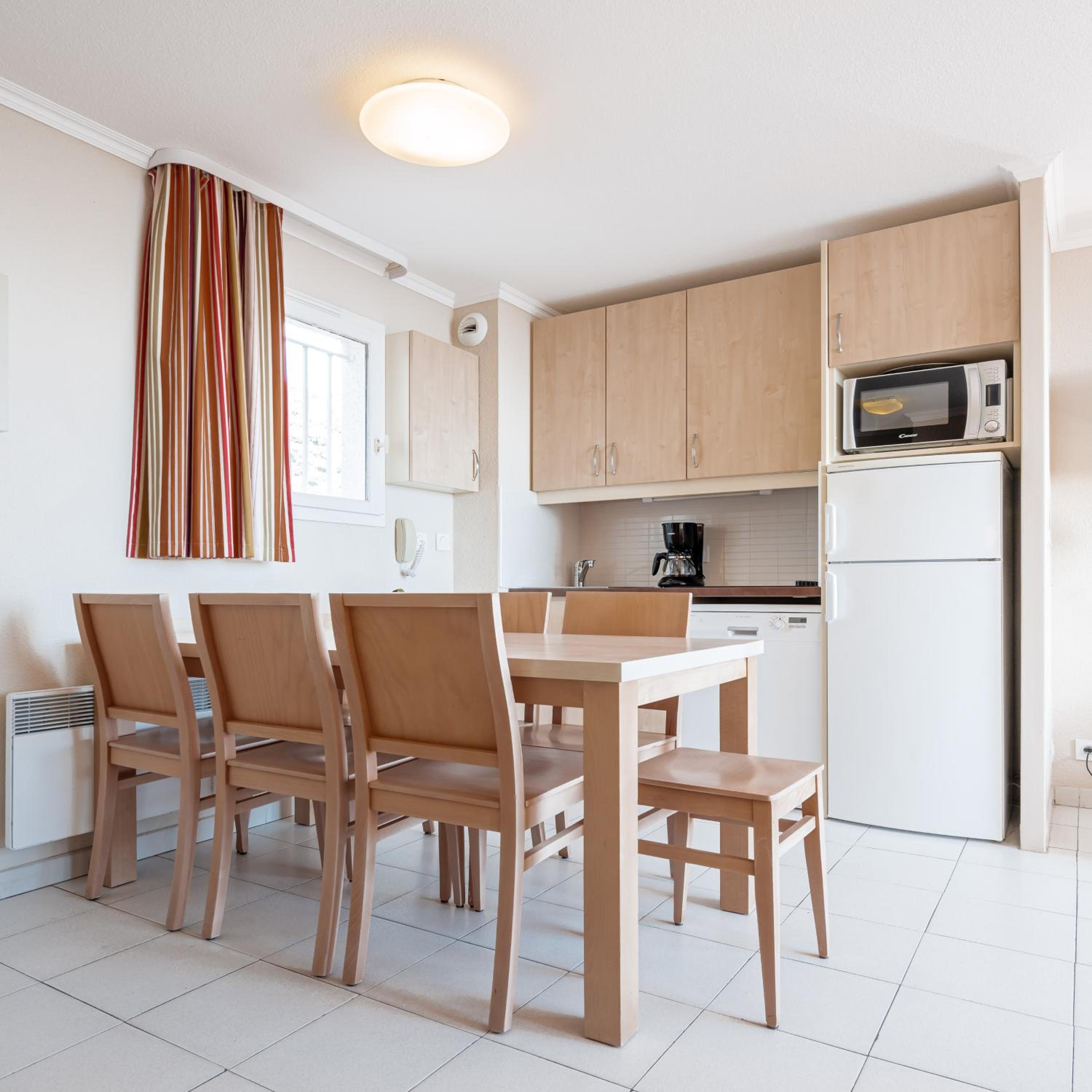 One-Bedroom Apartment with Sleeping Alcove, Air conditioning and Terrace or Blacony - Sea View (6 People) - South Side - Photo 6