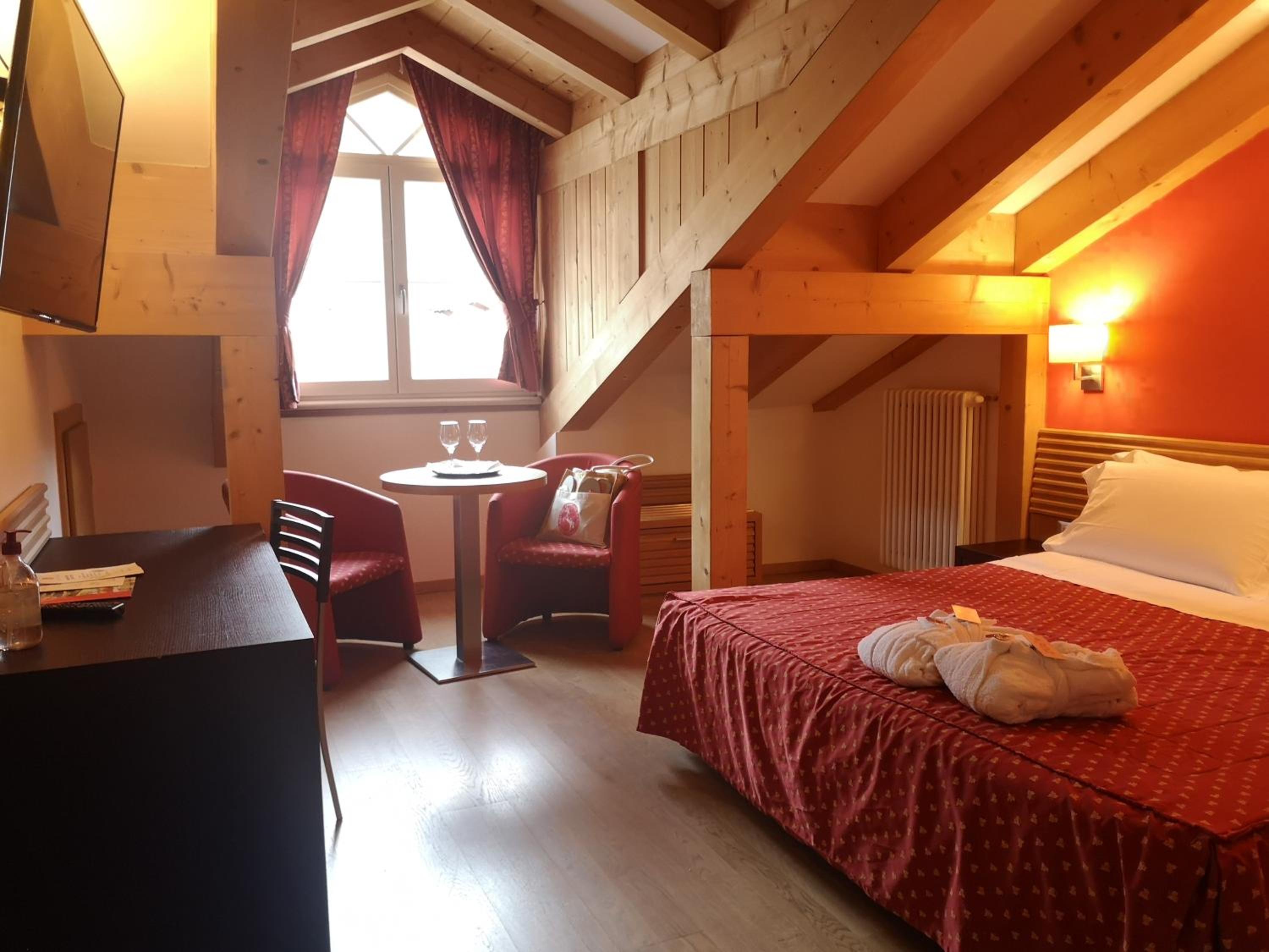 Double or Twin Room with Mountain View photo 1