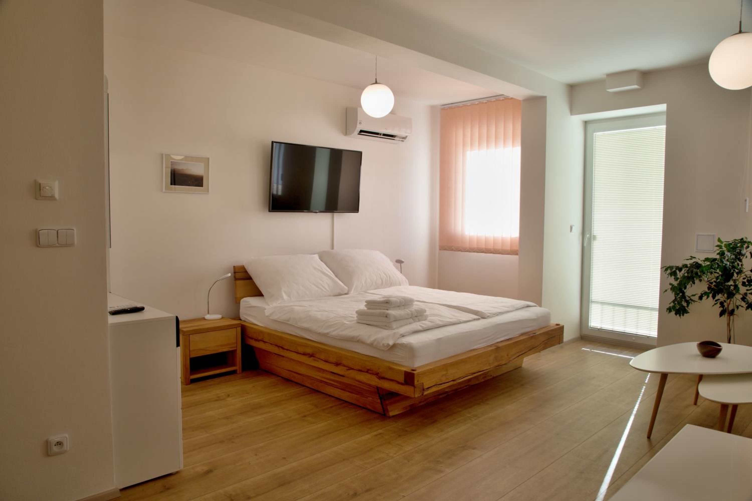 Apartment with Balcony photo 3