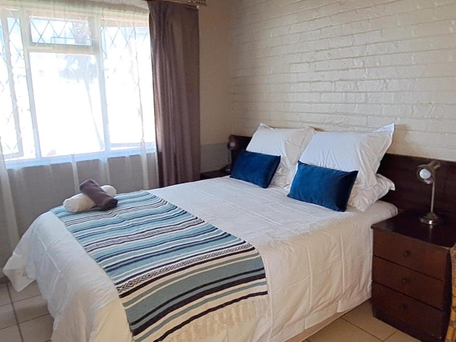 Four-Bedroom House - Photo 7