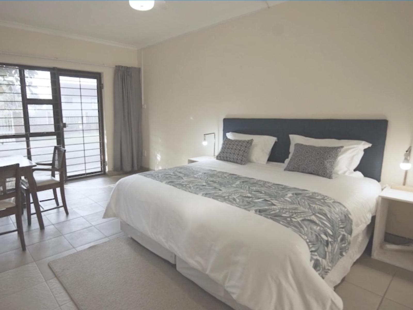 Five-Bedroom House - Photo 17