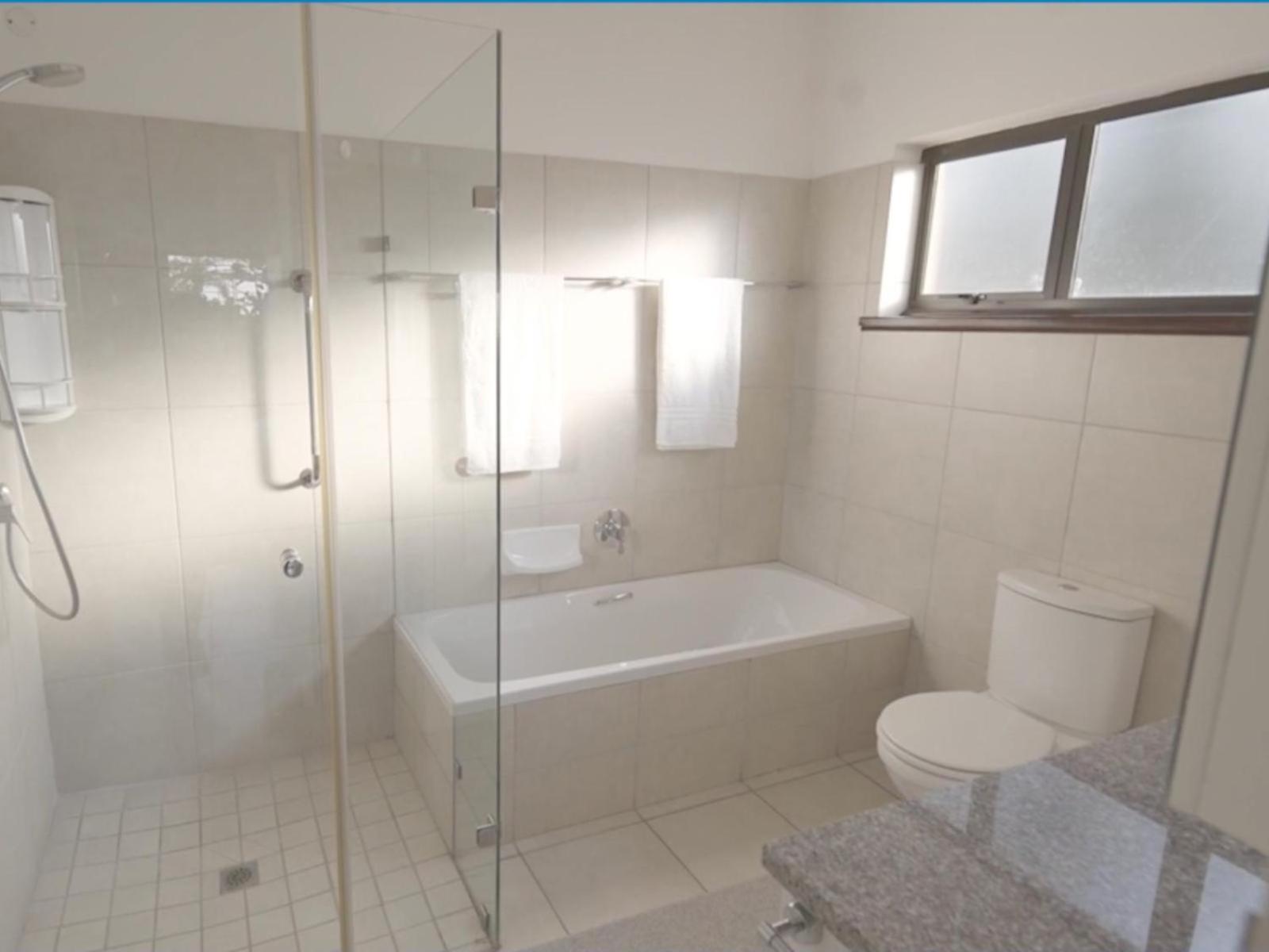 Five-Bedroom House - Photo 15