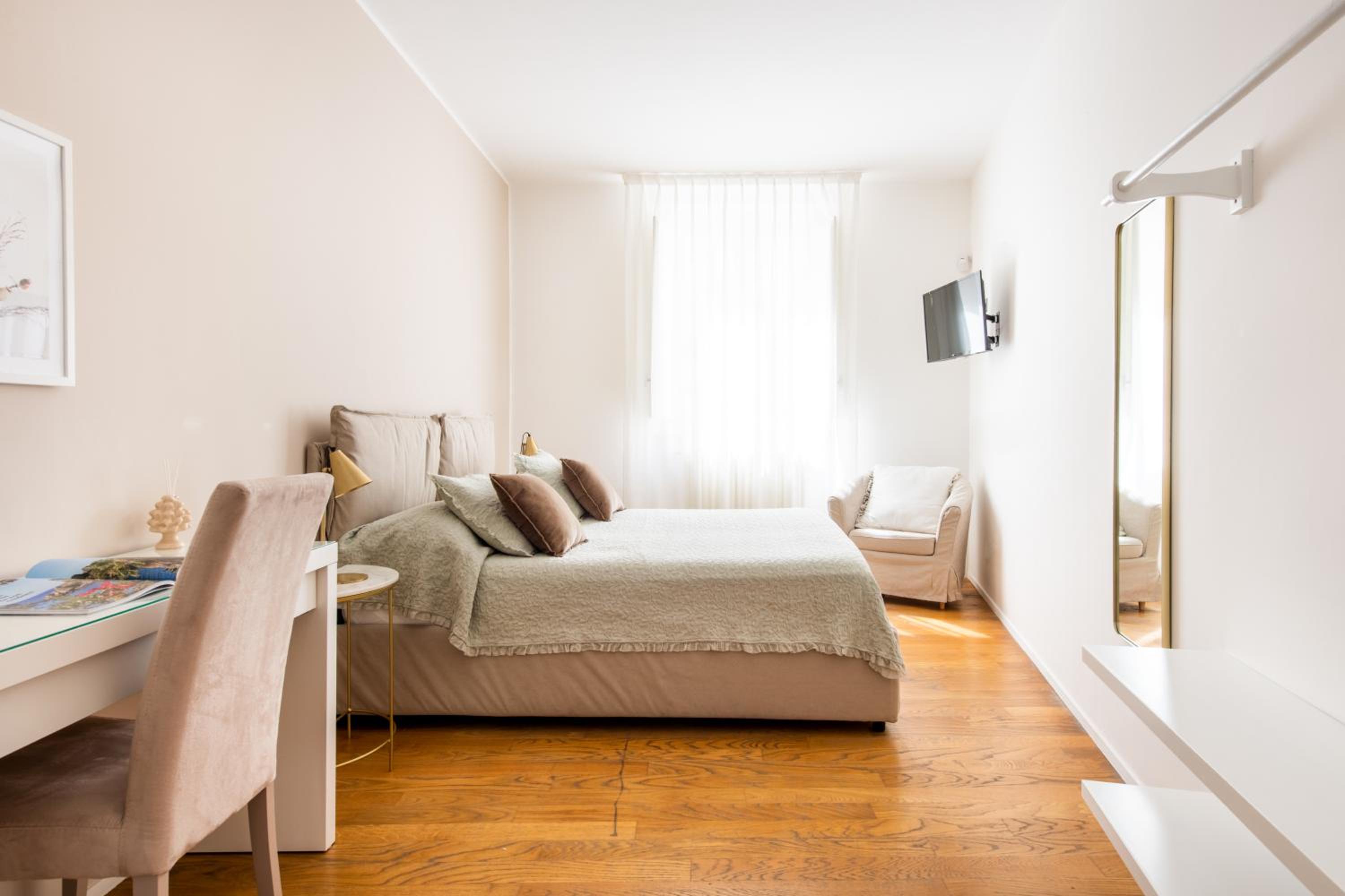 Double Room with Private External Bathroom