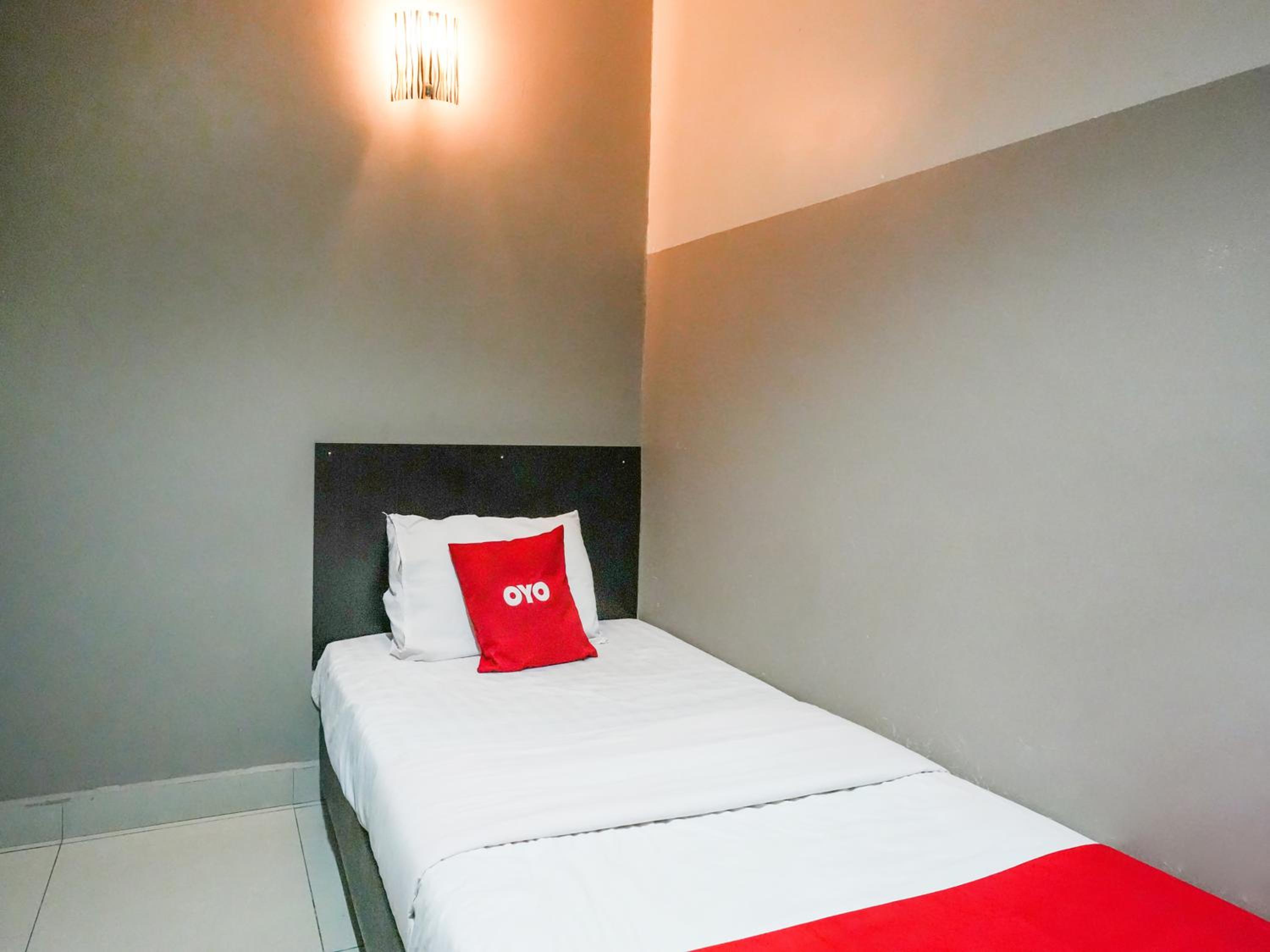 Standard Single Room - Photo 2