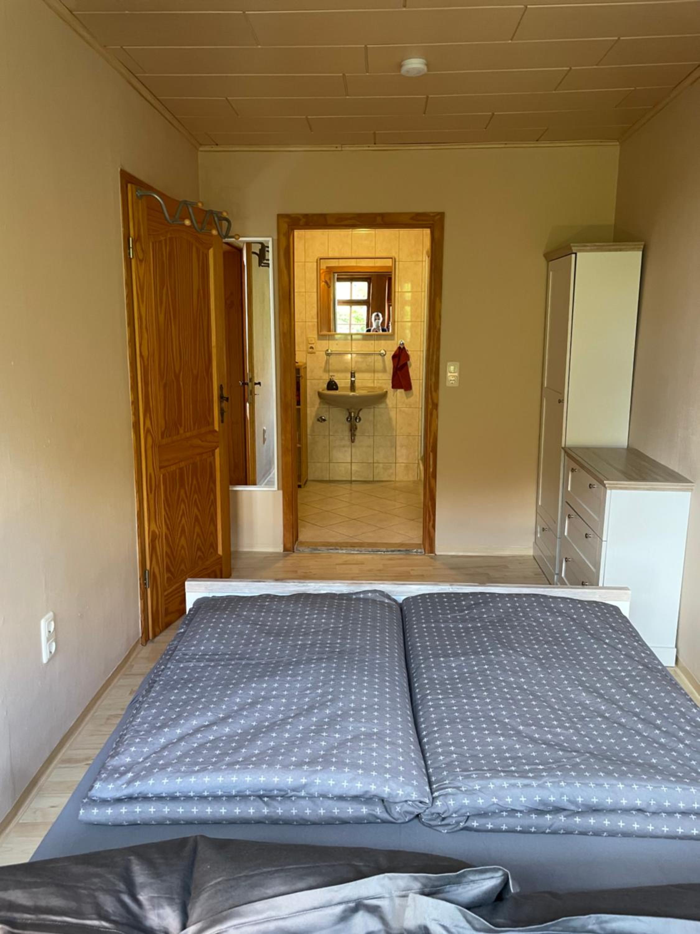 One-Bedroom Apartment photo 1