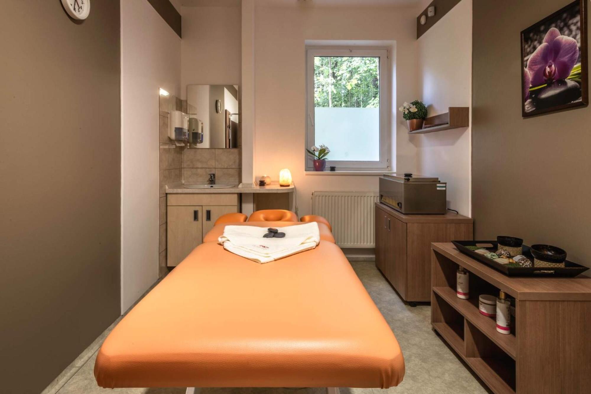 Special Offer - Double or Twin Room with Wellness Package photo 3
