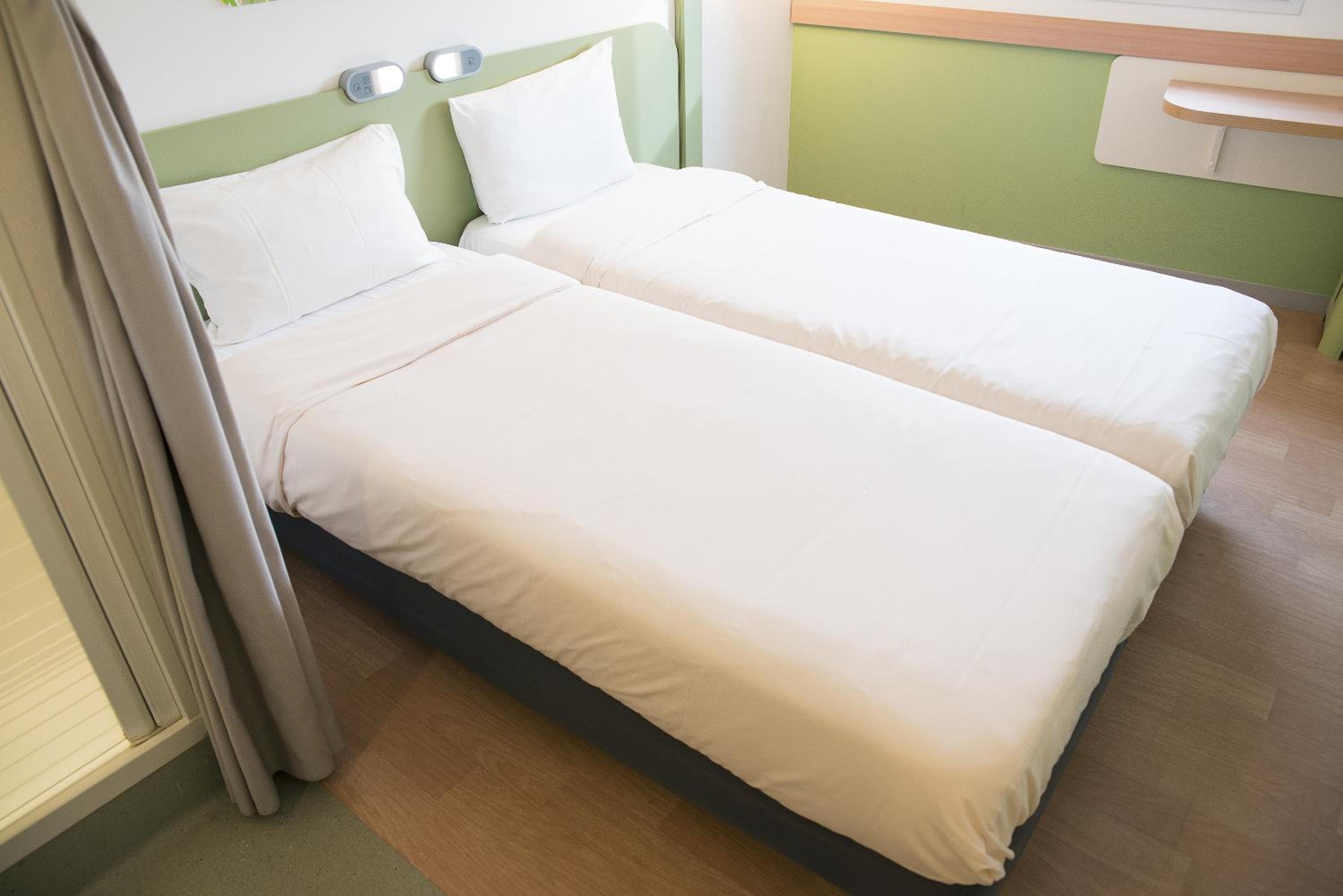 Twin Room - Photo 4